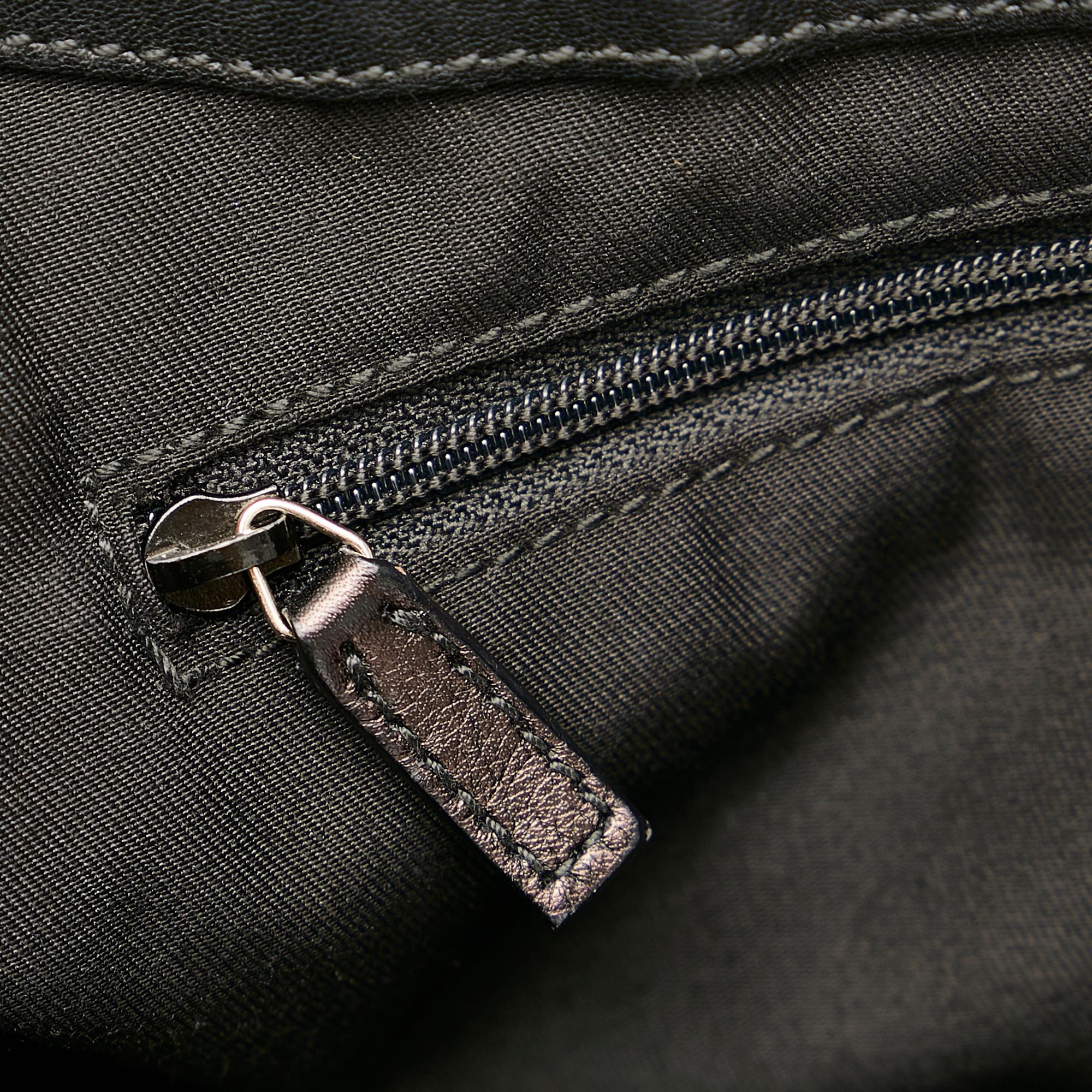 Gucci Abbey Leather Shoulder Bag (SHG-31858)