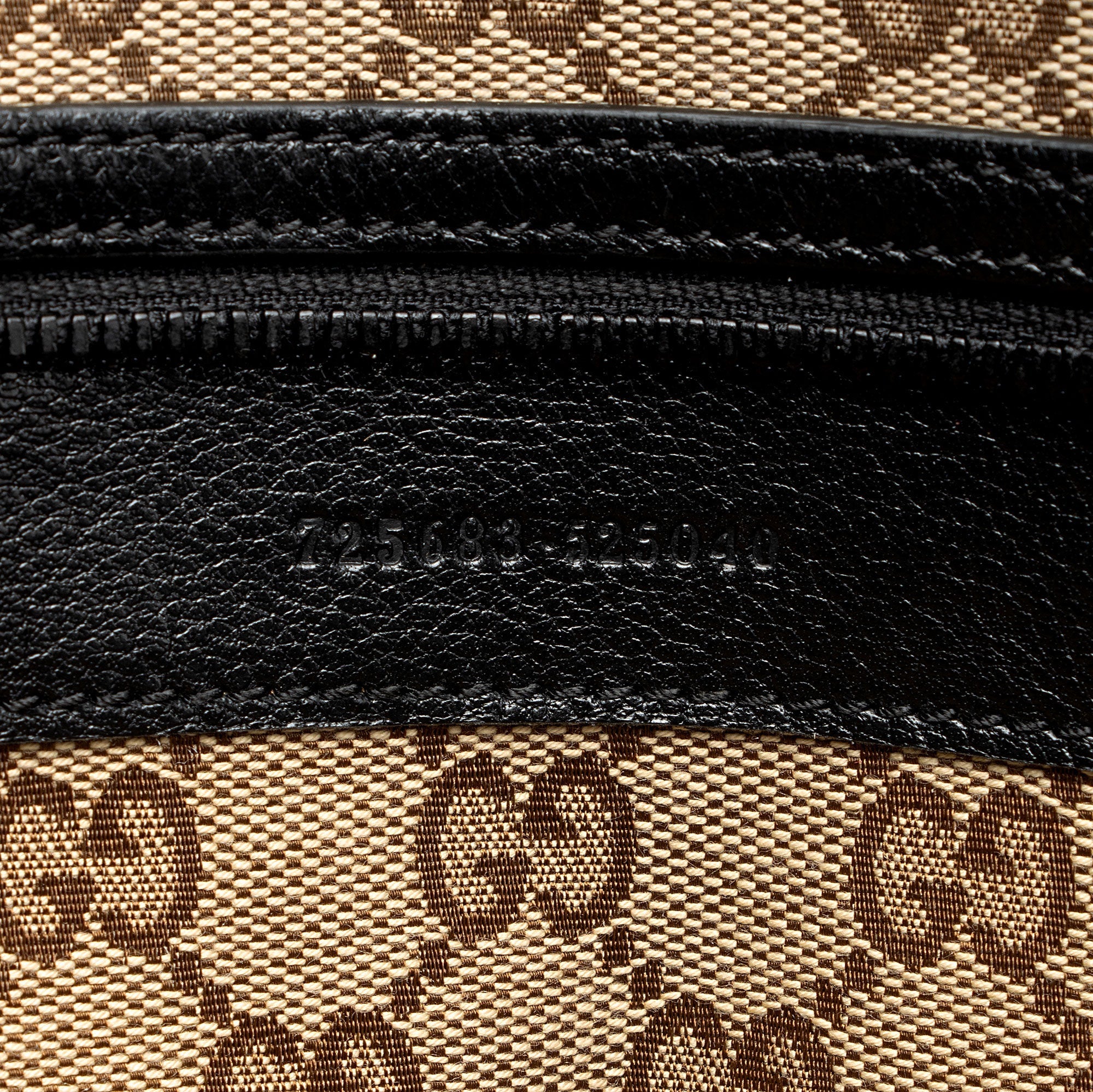 Gucci Calfskin GG Marmont Monochrome Large Tote (SHF-sBw4Ey)