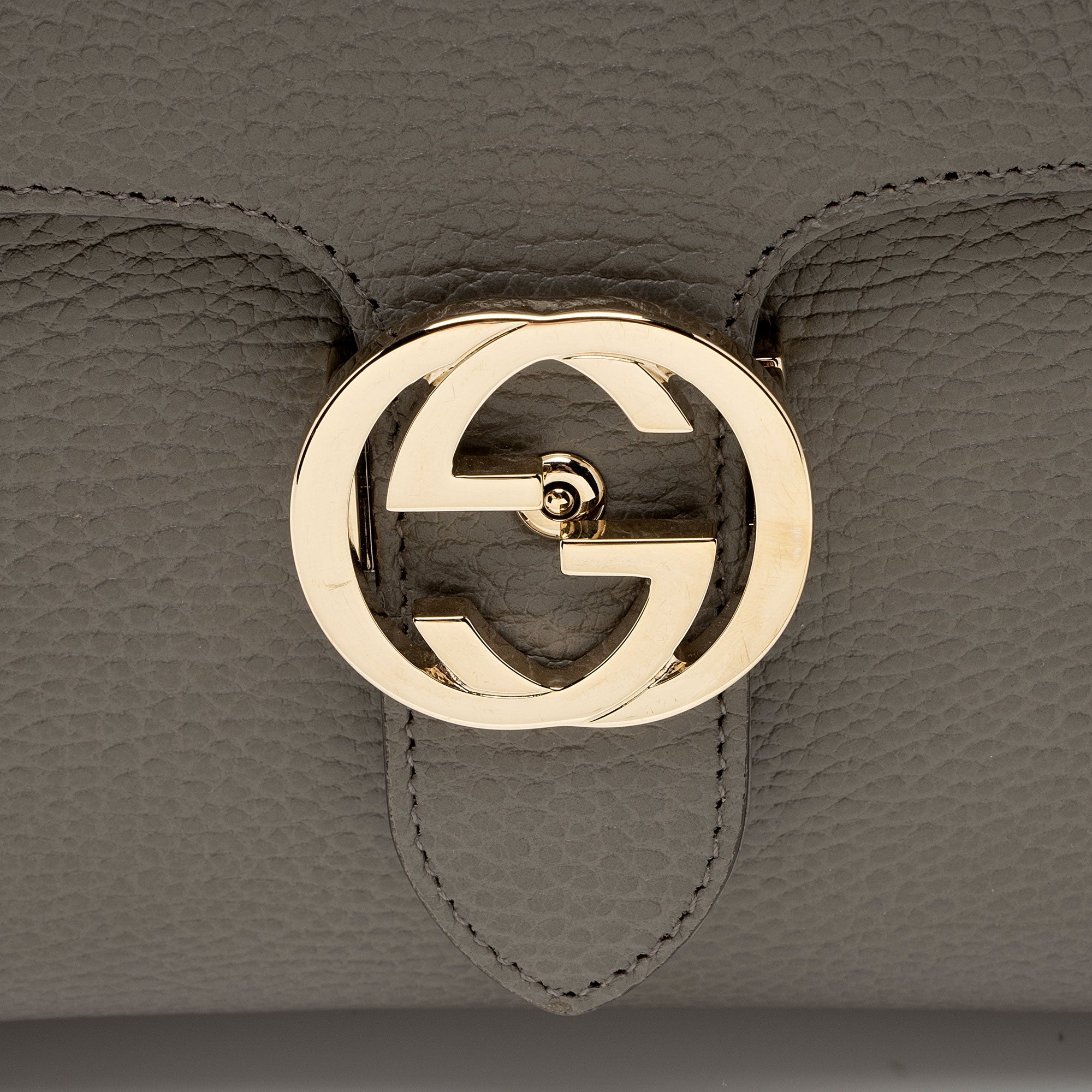 Gucci Calfskin Interlocking G Top Handle Medium Shoulder Bag (SHF-AHOWbQ)