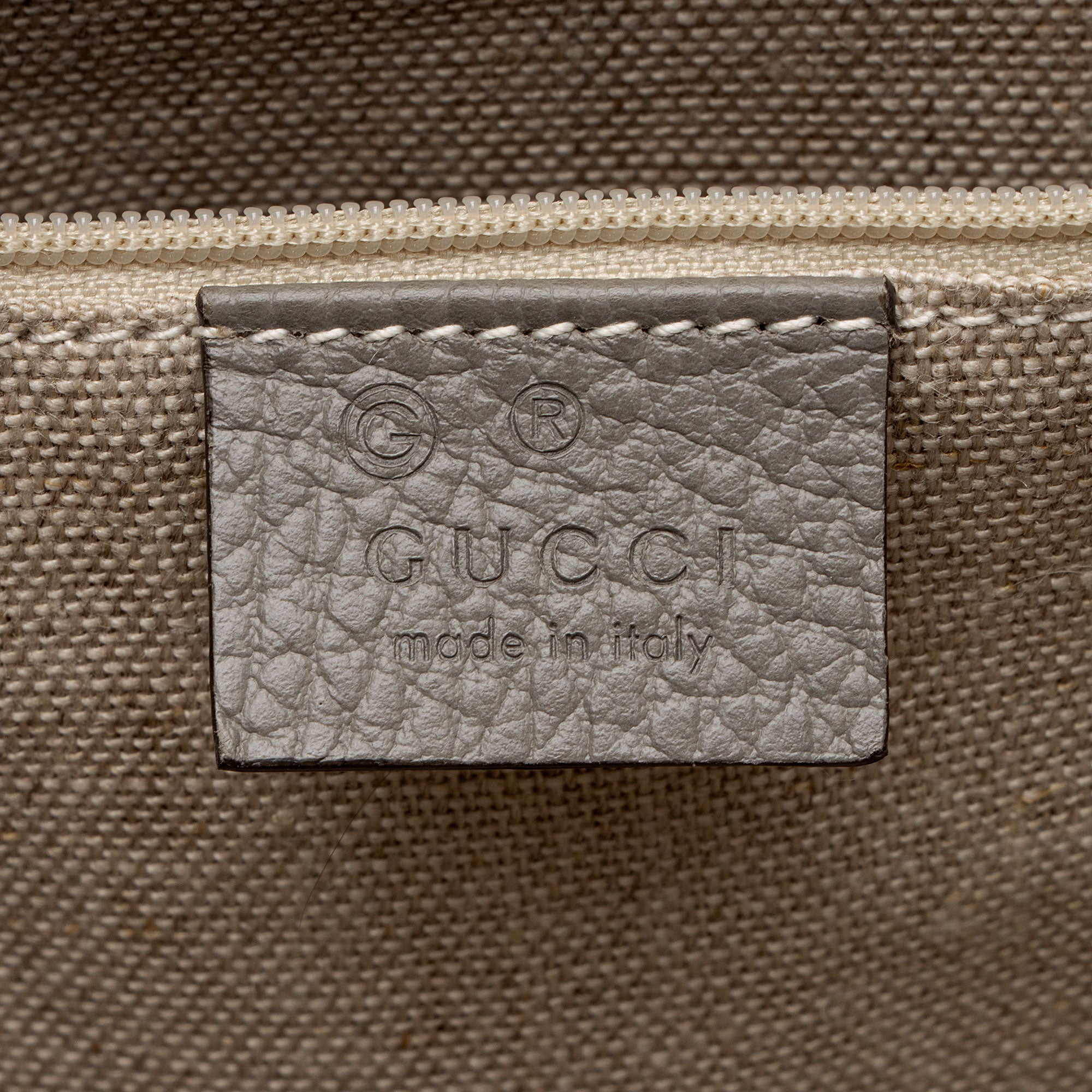 Gucci Calfskin Interlocking G Top Handle Medium Shoulder Bag (SHF-AHOWbQ)