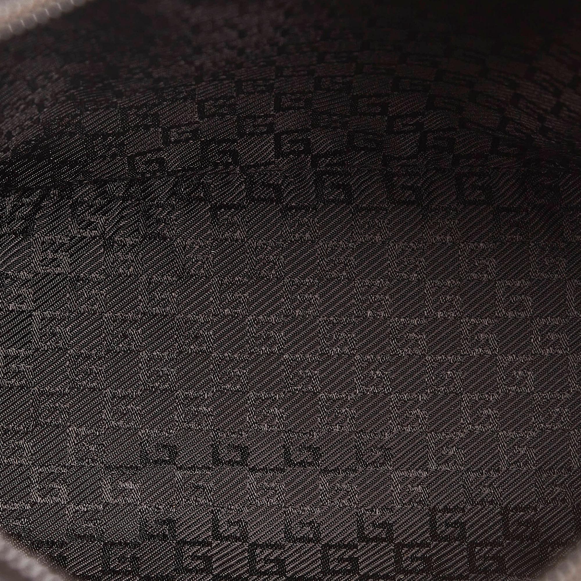 Gucci Canvas Shoulder Bag (SHG-31098)