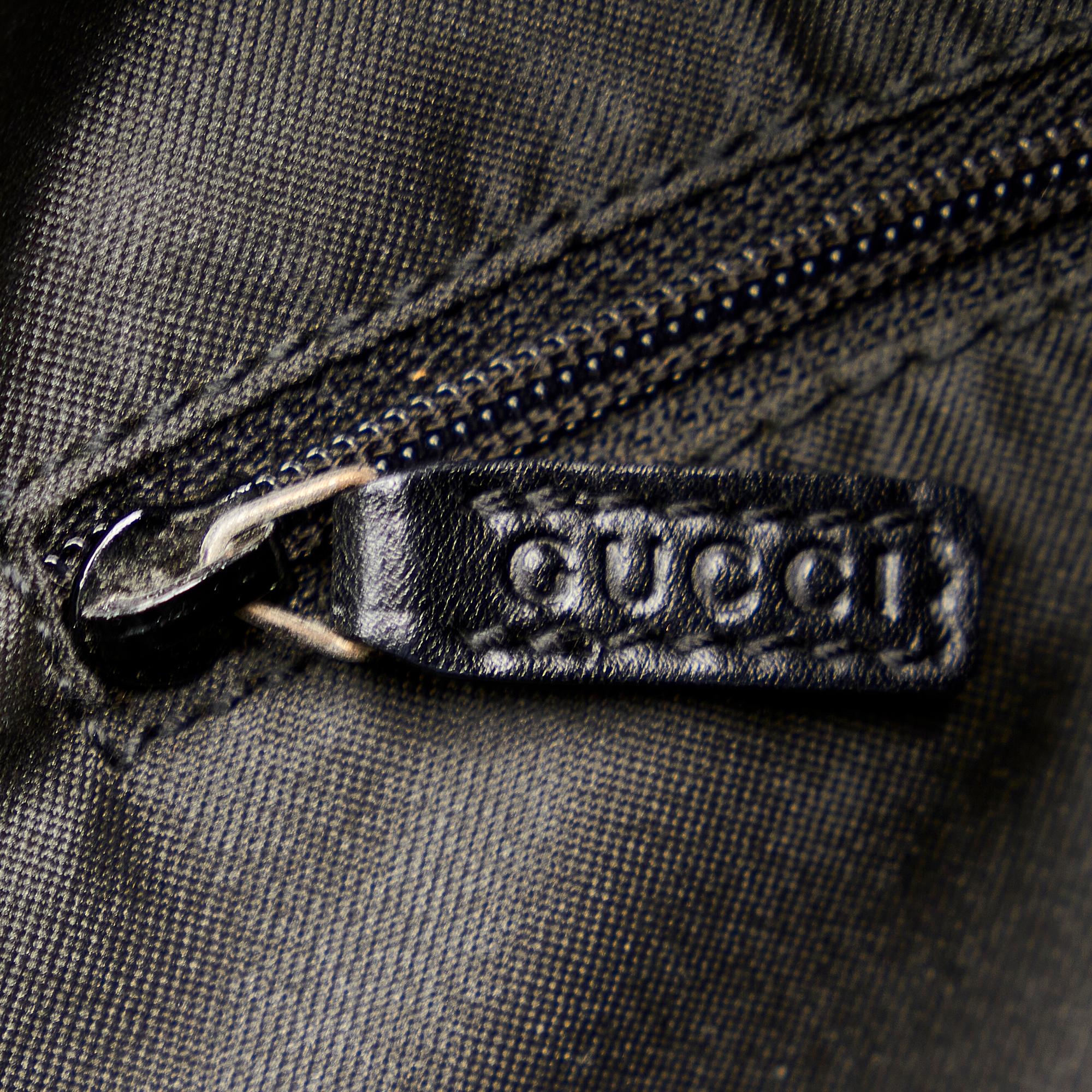 Gucci Canvas Shoulder Bag (SHG-31874)