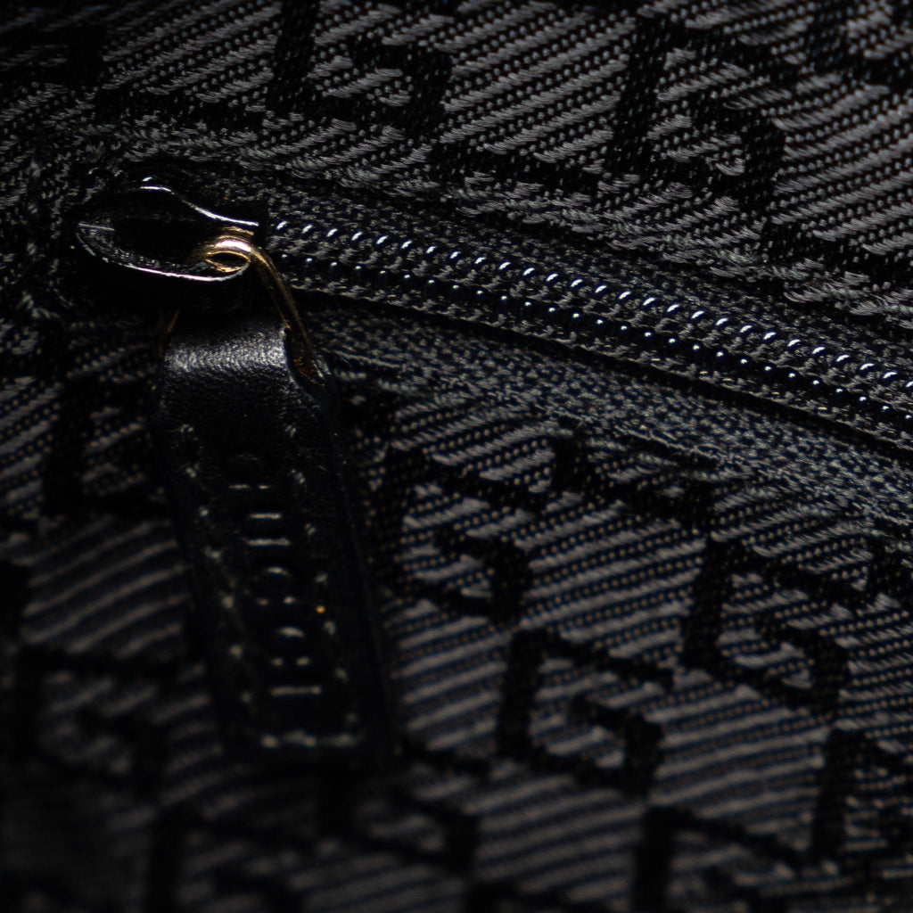 Gucci Canvas Shoulder Bag (SHG-3KiGwd)