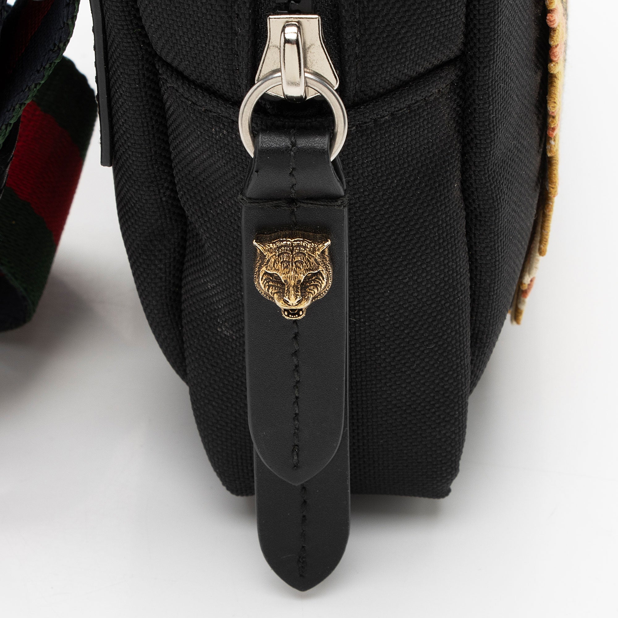 Gucci Canvas Tiger Embroidered Web MessLBger