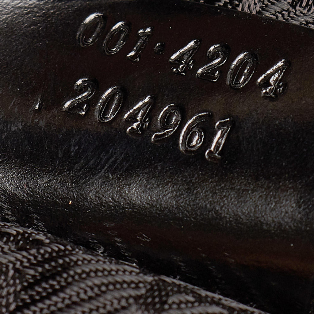 Gucci Canvas Web Shoulder Bag (SHG-32155)