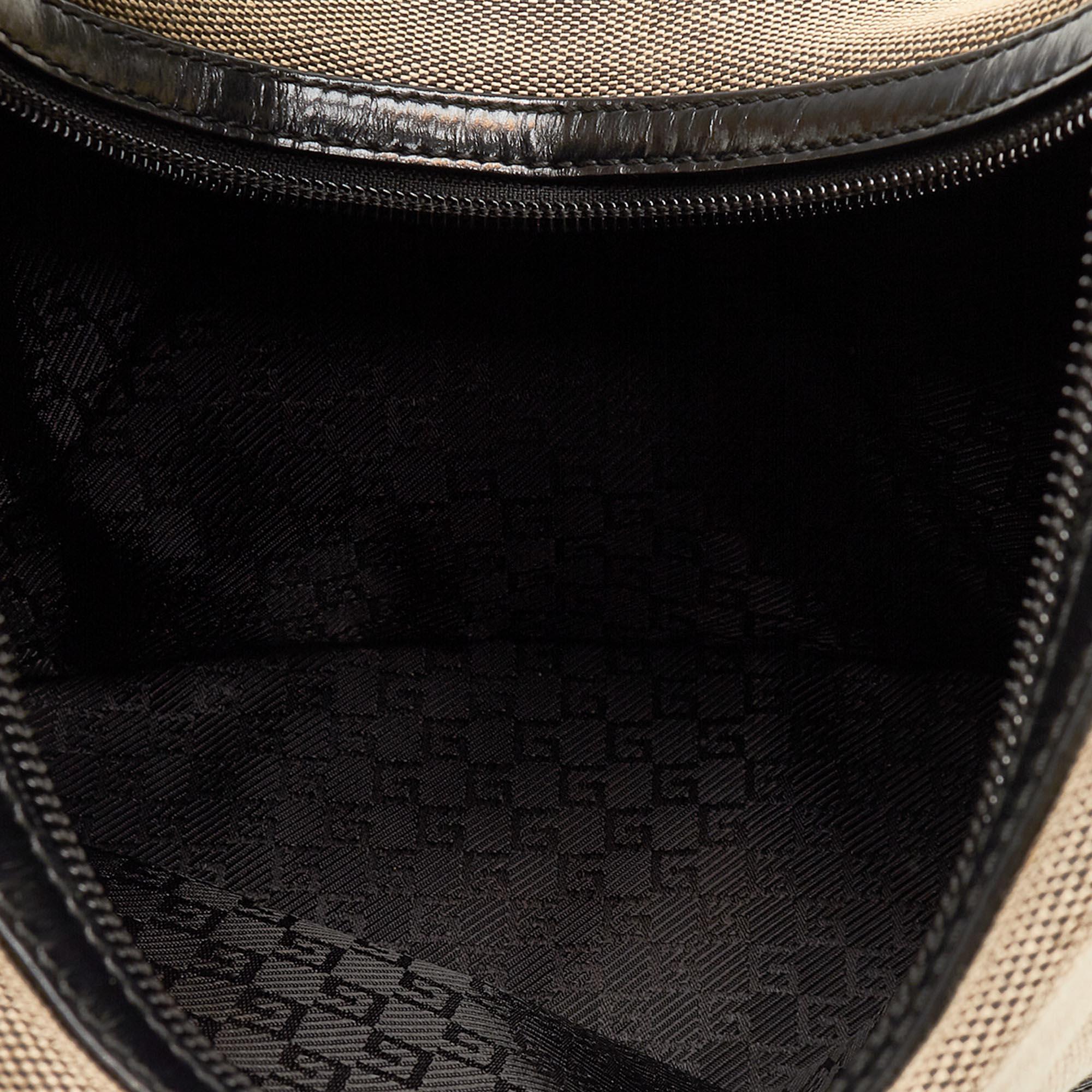 Gucci Canvas Web Shoulder Bag (SHG-32155)