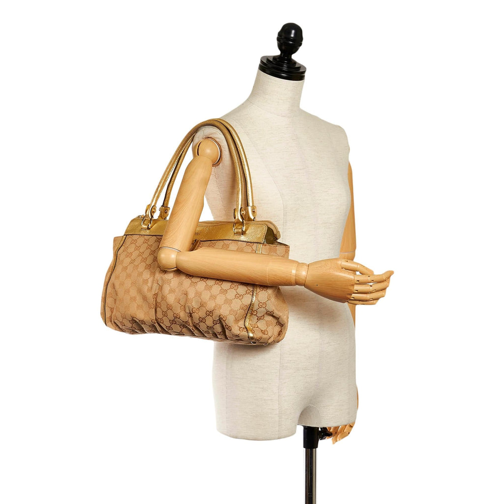 Gucci Gucci Abbey D-Ring Canvas Shoulder Bag (SHG-32900)