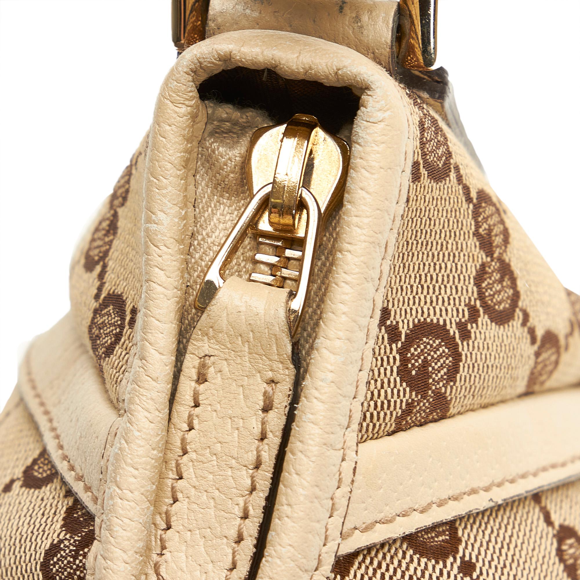 Gucci GG Canvas Abbey D-Ring Baguette (SHG-gsWroX)