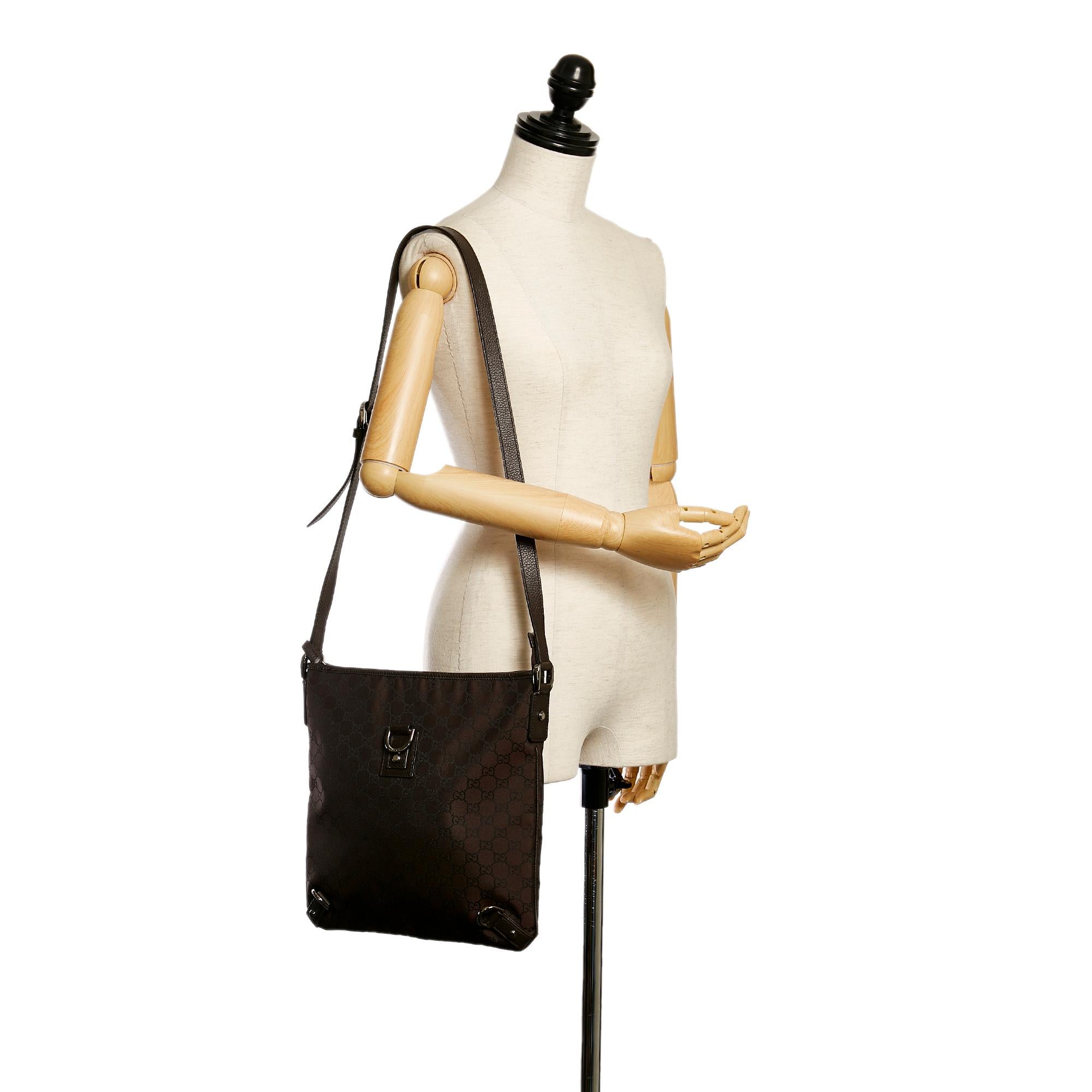 Gucci Gucci Canvas Abbey D-Ring Crossbody Bag (SHG-30862)
