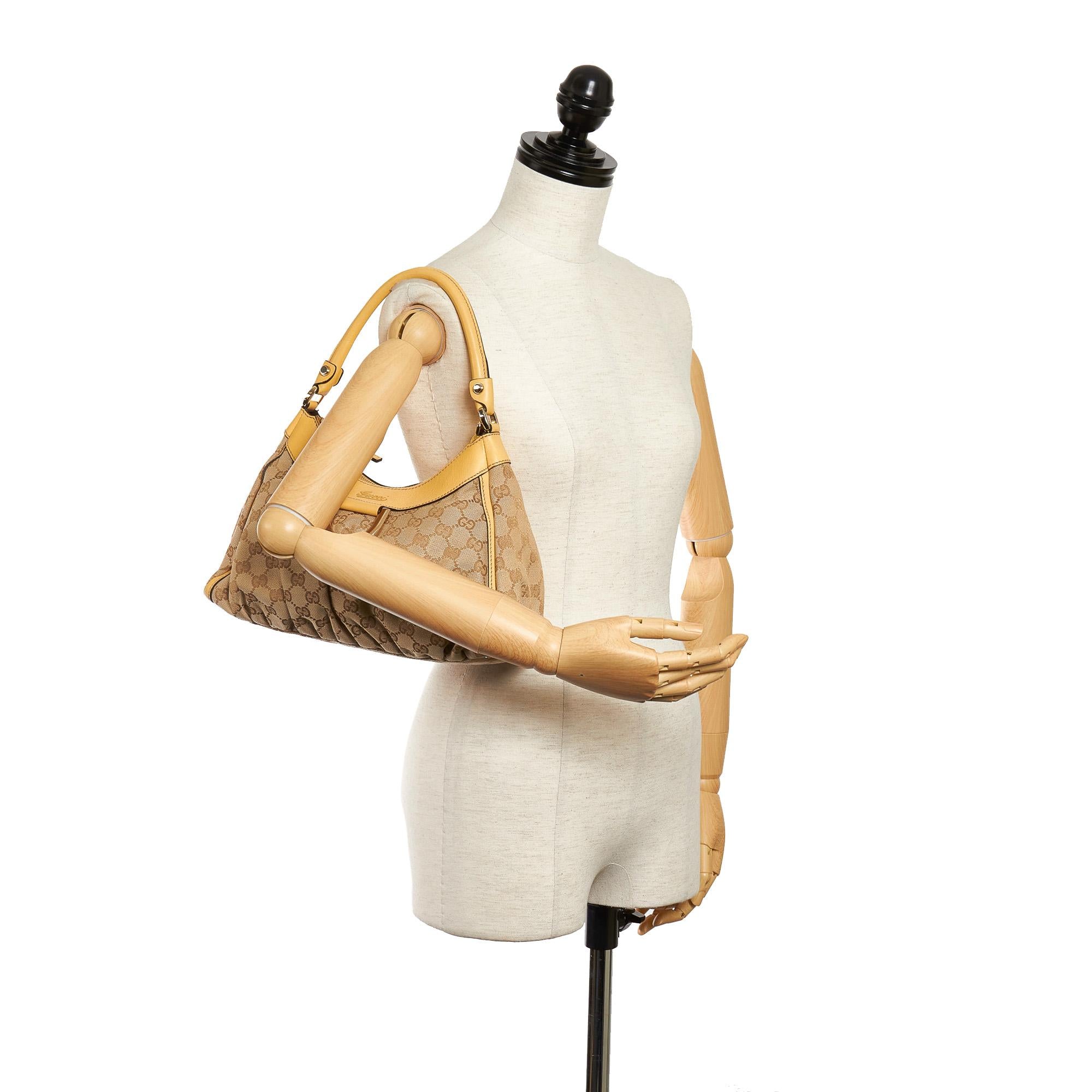 Gucci Gucci Canvas Abbey D-Ring Shoulder Bag (SHG-29541)