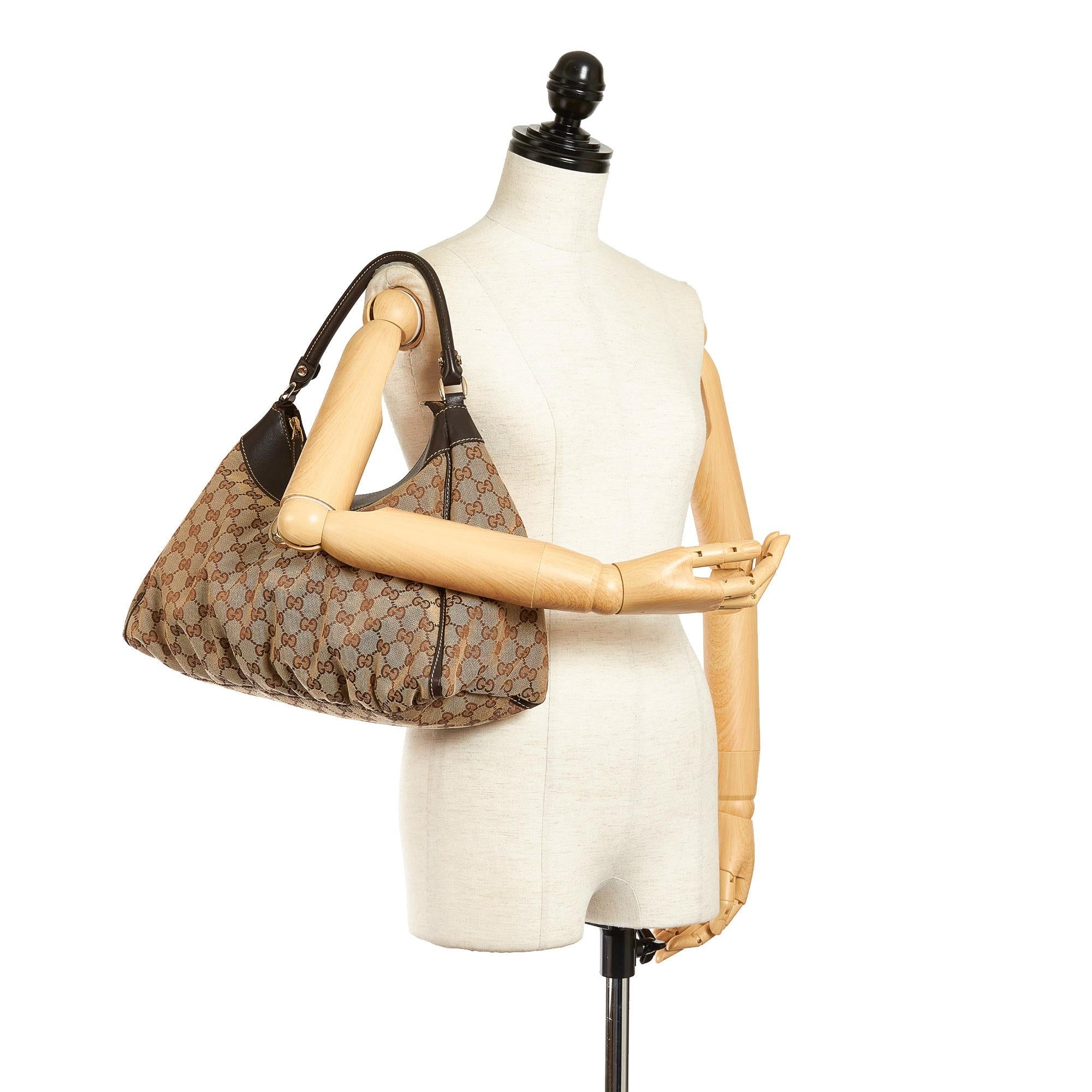 Gucci Gucci Canvas Abbey D-Ring Shoulder Bag (SHG-34136)