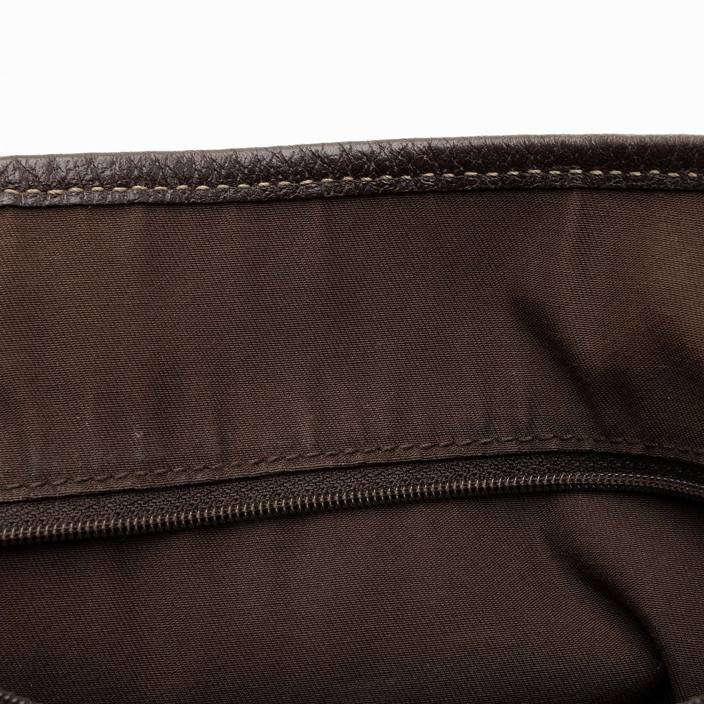 Gucci GG Canvas Abbey Medium Shoulder Bag (SHF-FVPq0K)