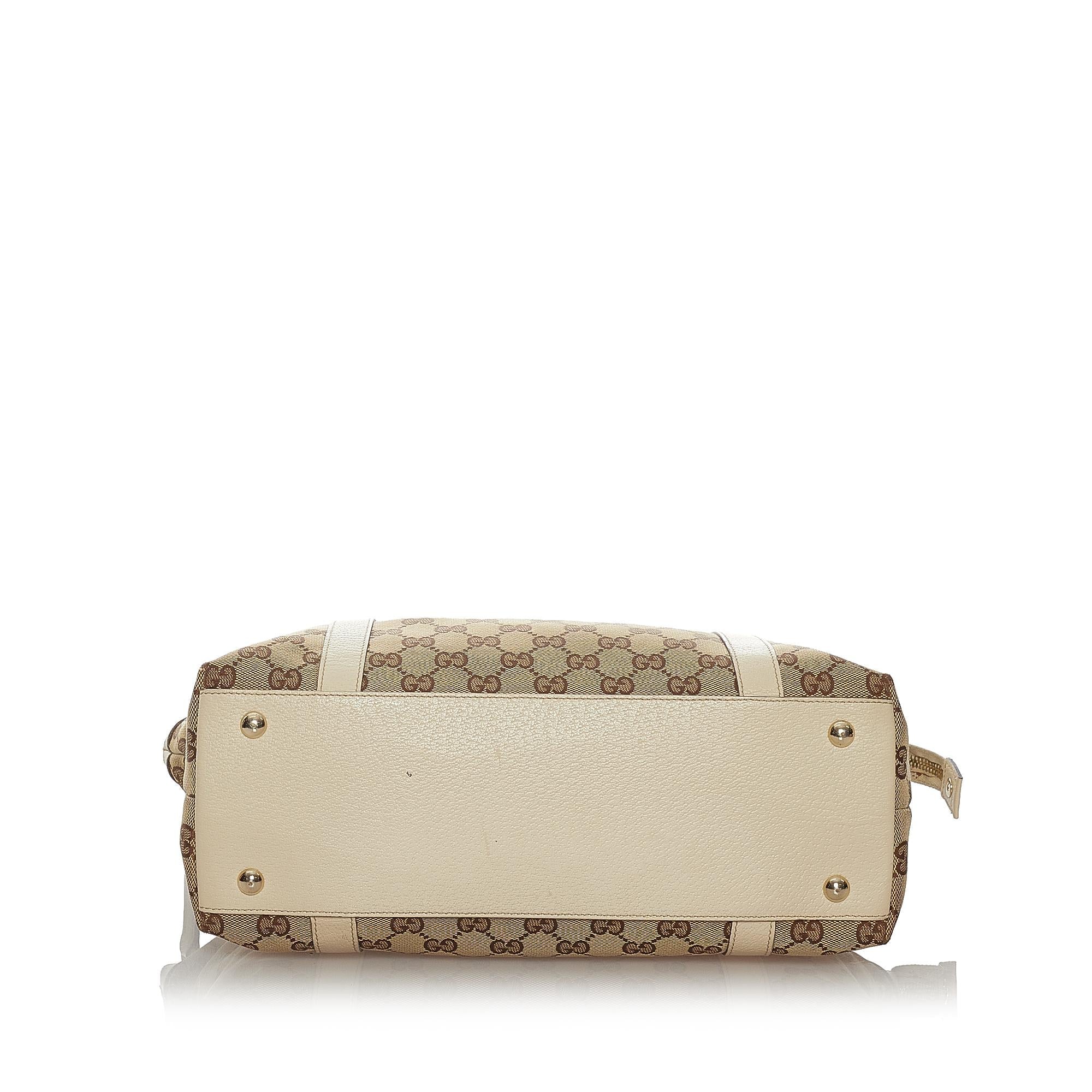 Gucci Gucci Canvas Abbey Shoulder Bag (SHG-27473)
