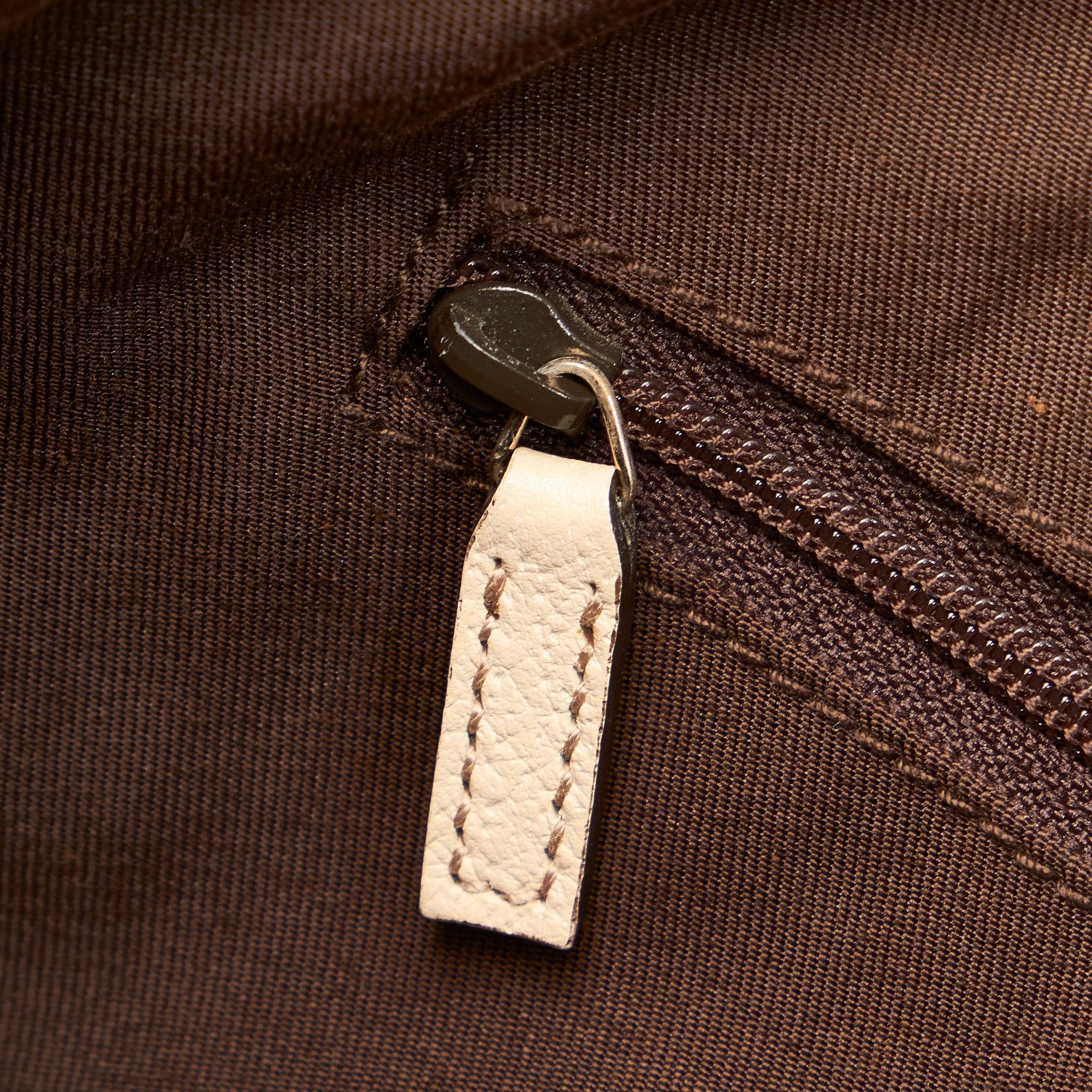 Gucci Gucci Canvas Abbey Shoulder Bag (SHG-27473)