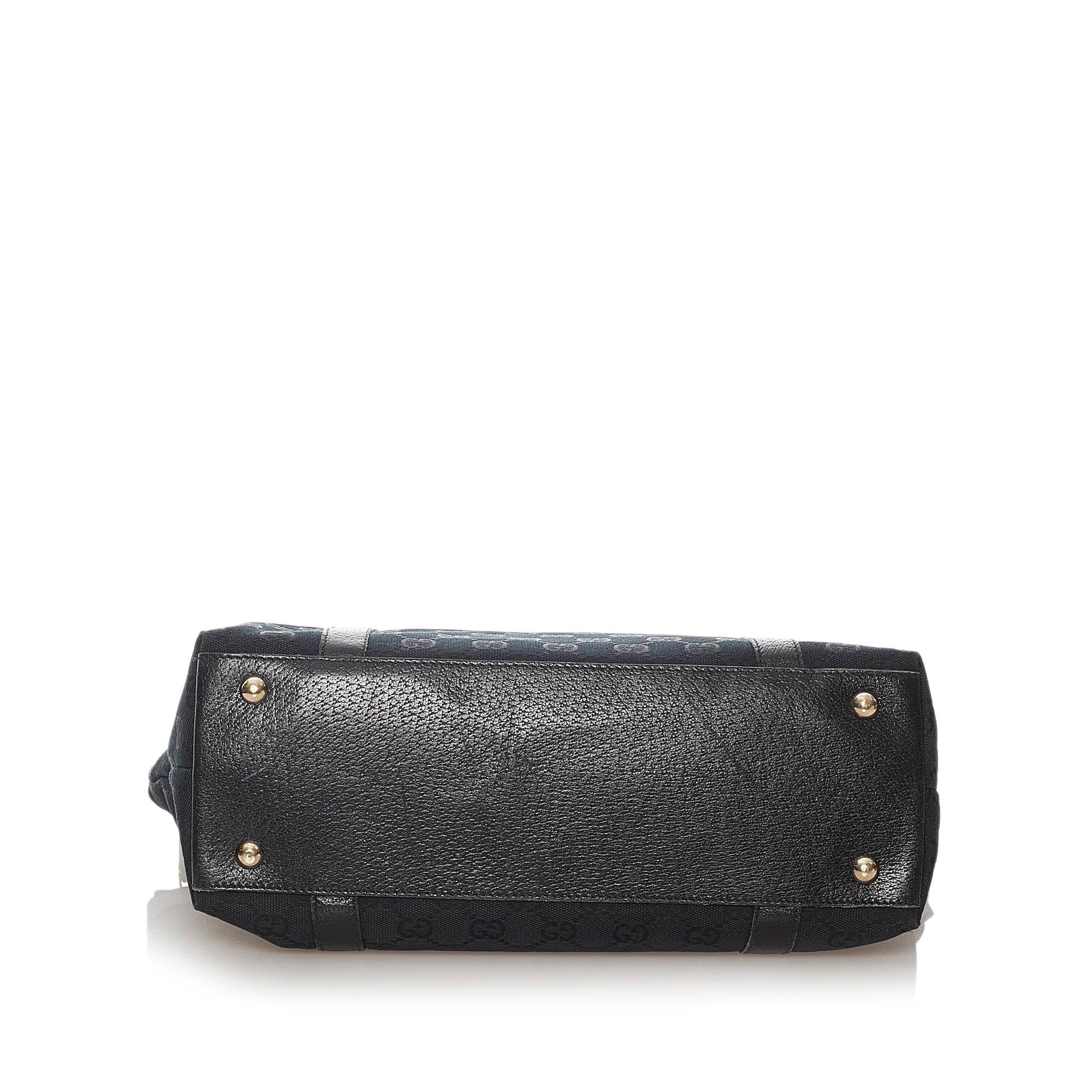 Gucci Gucci Canvas Abbey Shoulder Bag (SHG-27811)