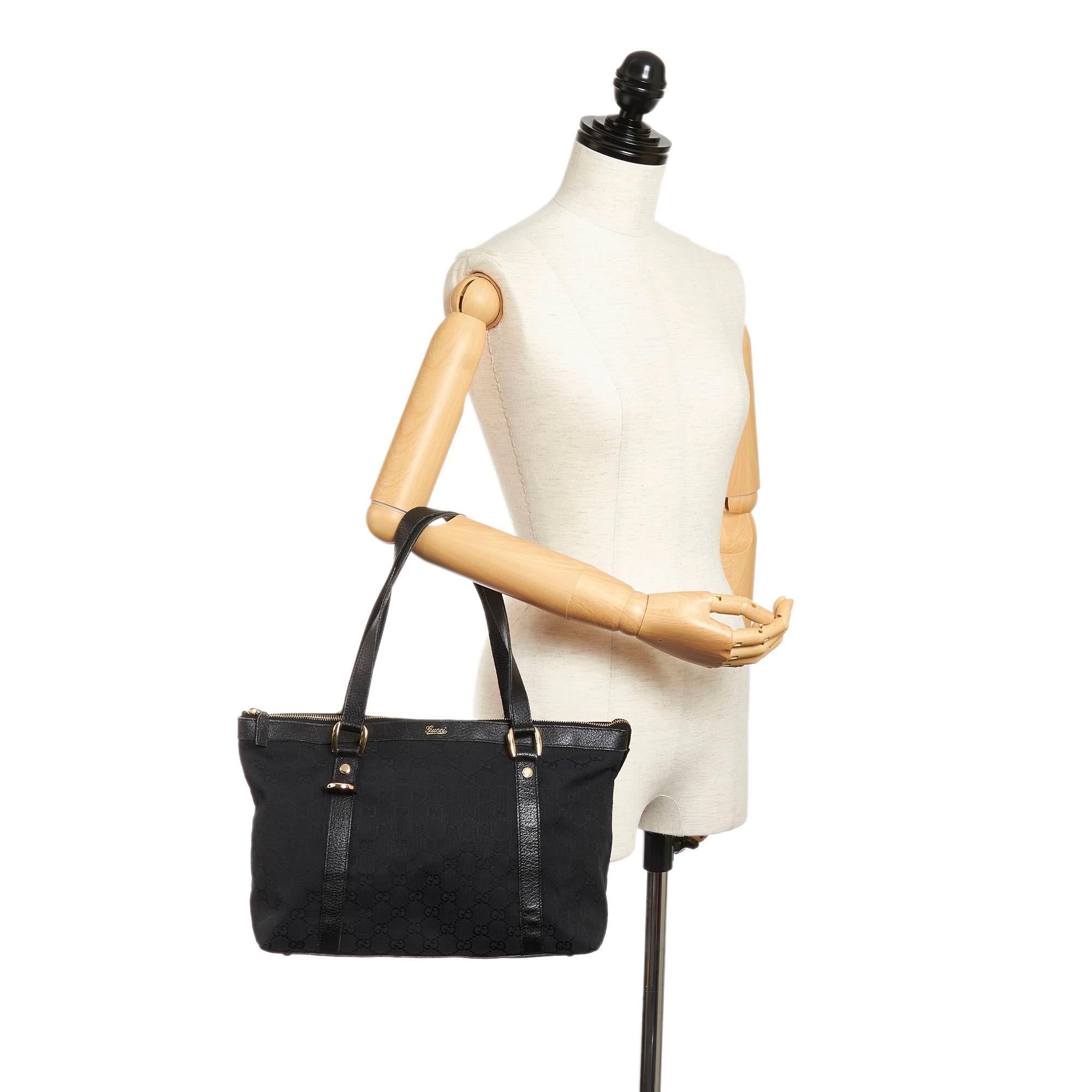 Gucci Gucci Canvas Abbey Shoulder Bag (SHG-27811)