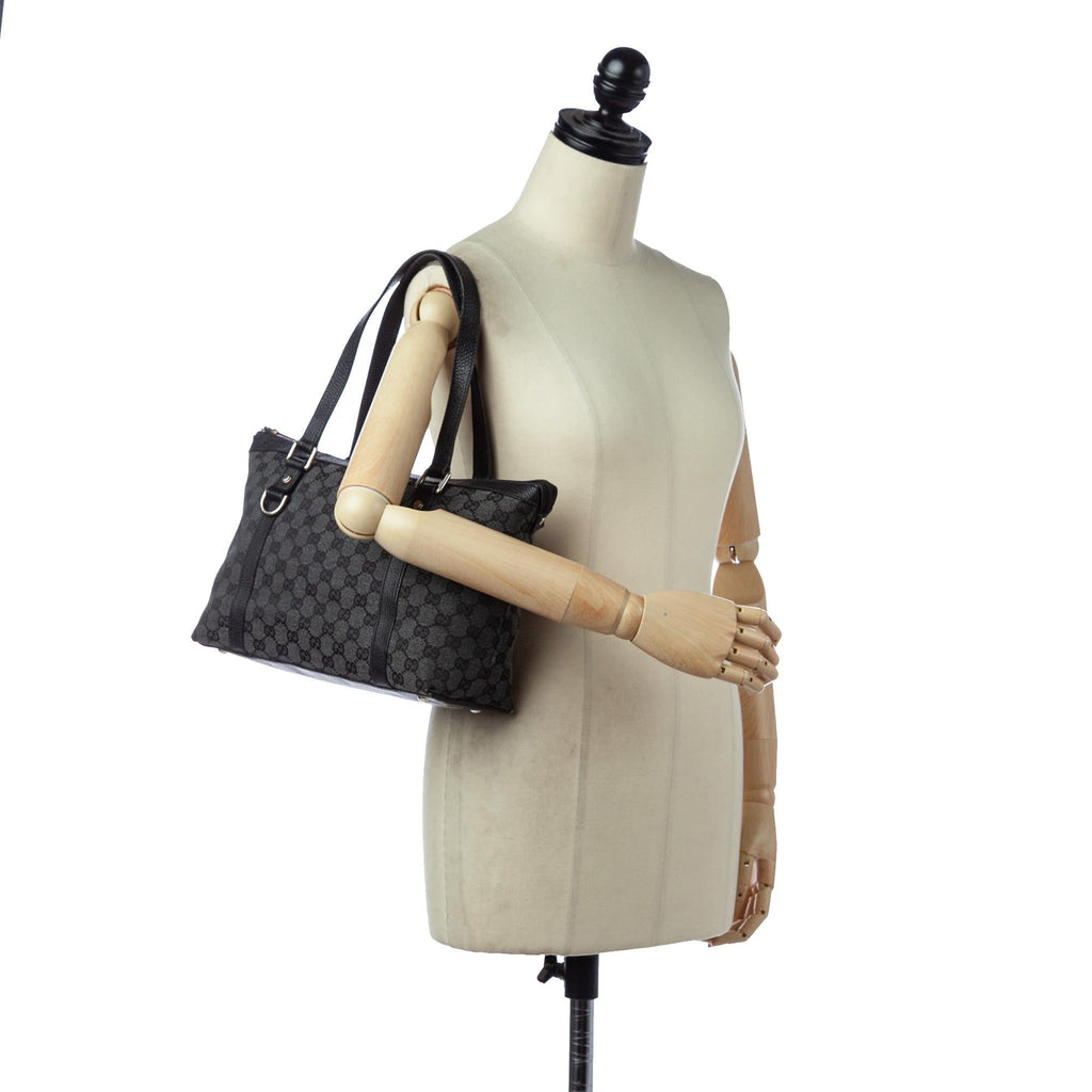 Gucci Gucci Canvas Abbey Shoulder Bag (SHG-29271)