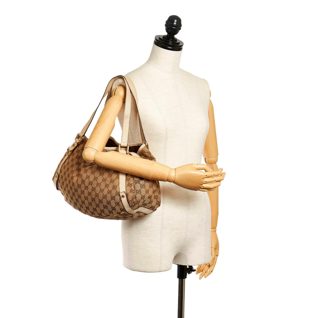 Gucci Gucci Canvas Abbey Shoulder Bag (SHG-32064)