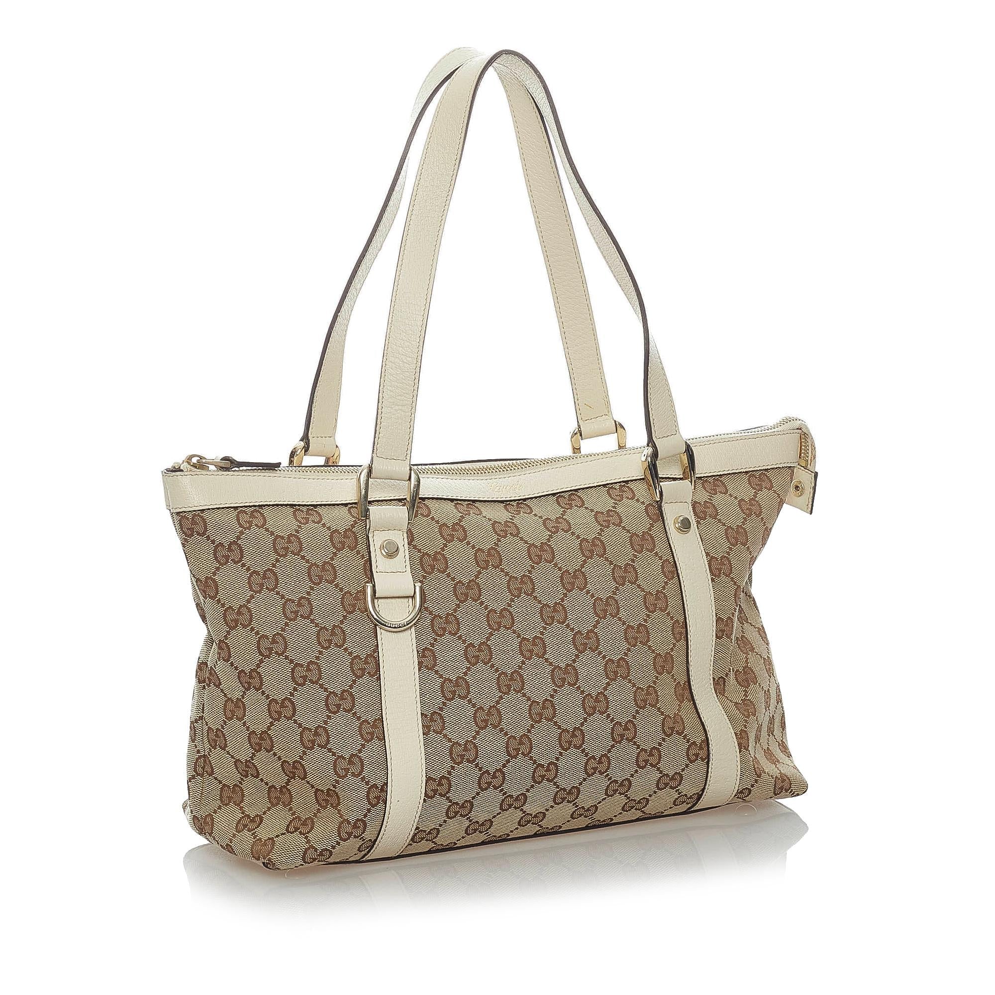 Gucci Gucci Canvas Abbey Shoulder Bag (SHG-32783)