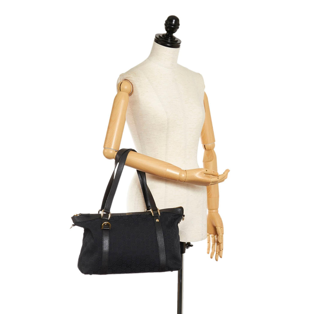 Gucci Gucci Canvas Abbey Shoulder Bag (SHG-32976)