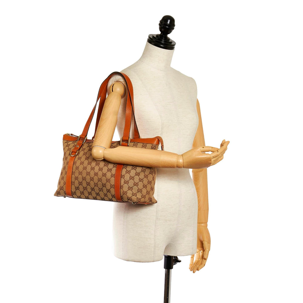 Gucci Gucci Canvas Abbey Shoulder Bag (SHG-33026)