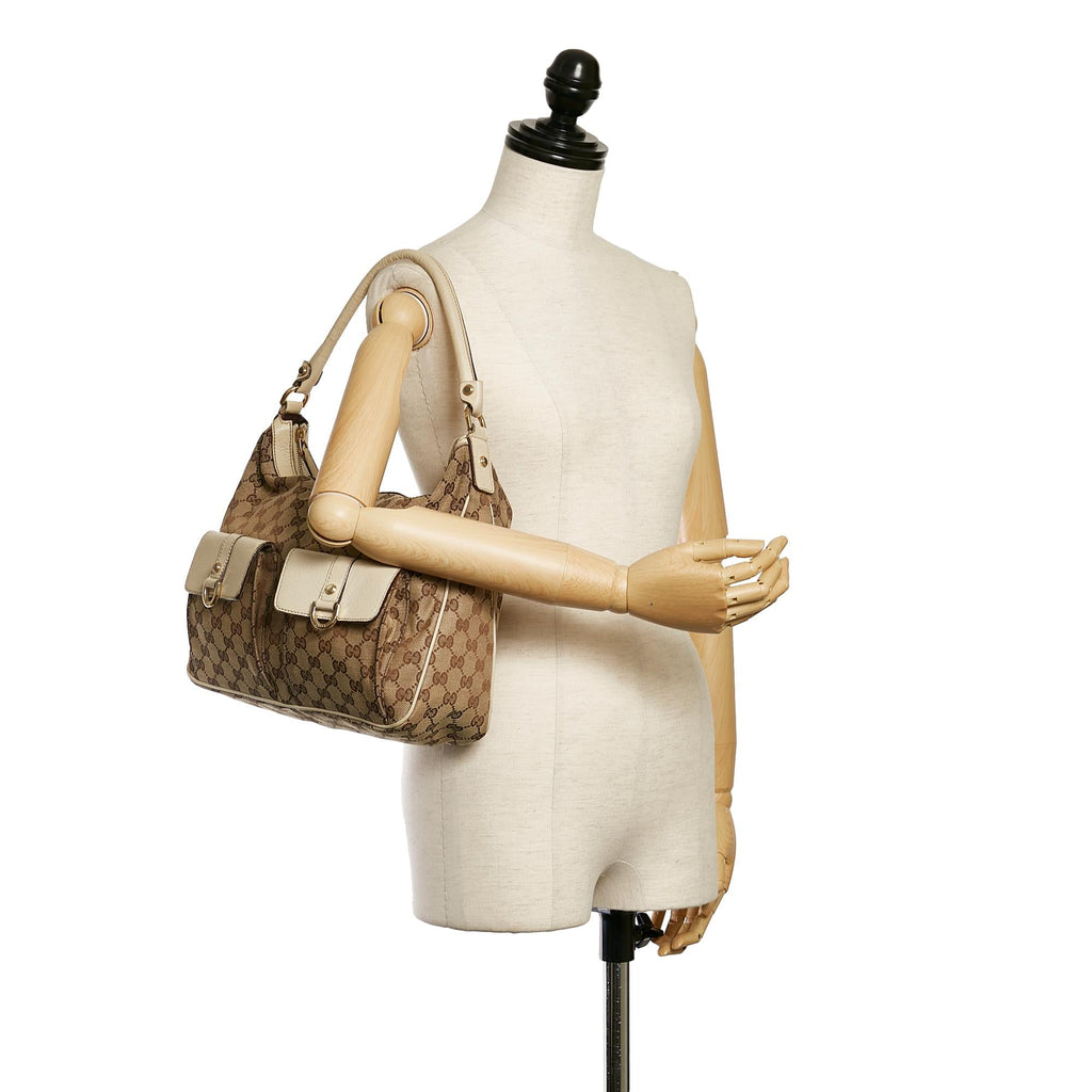 Gucci Gucci Canvas Abbey Shoulder Bag (SHG-34160)