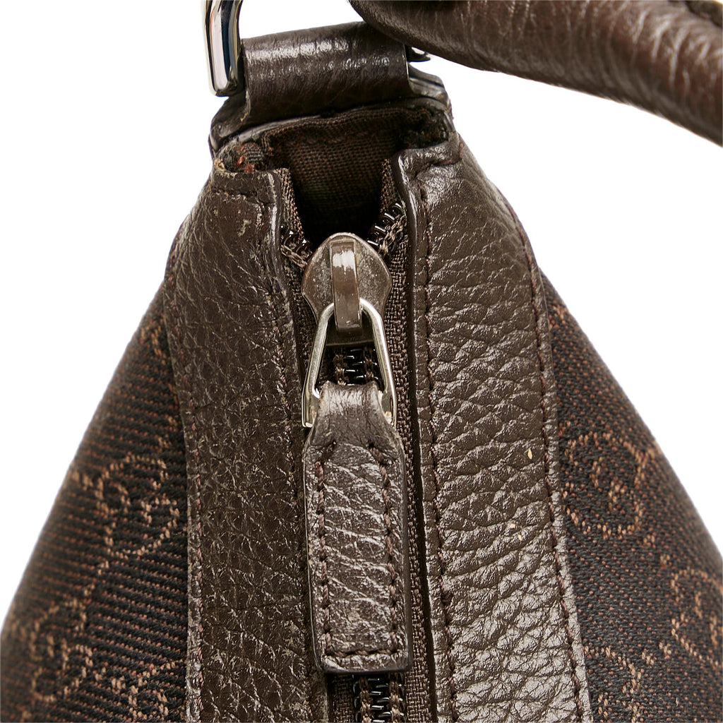 Gucci GG Canvas Abbey Shoulder Bag (SHG-KQKkLI)