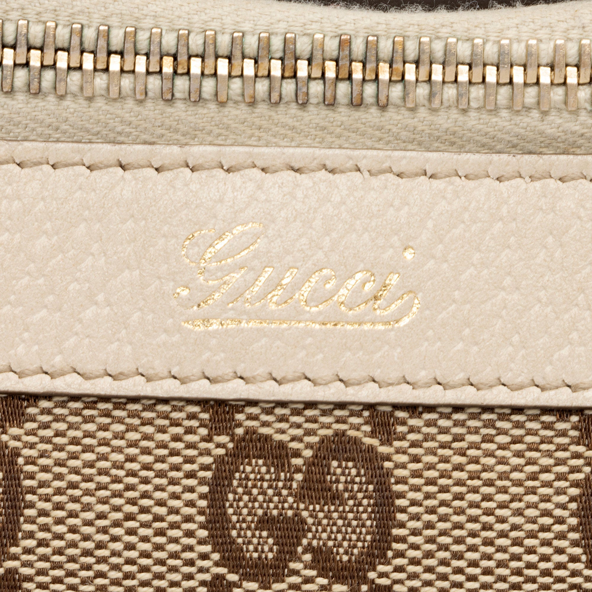 Gucci GG Canvas Abbey Small Tote (SHF-igNoy2)