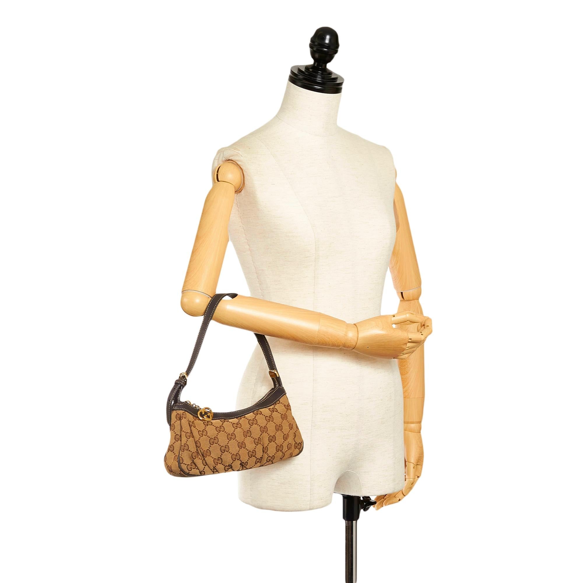 Gucci Gucci Canvas Baguette (SHG-34048)