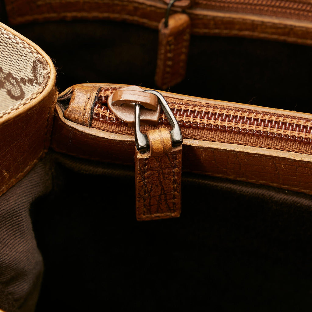 Gucci Gucci Canvas Bamboo Handbag (SHG-24195)