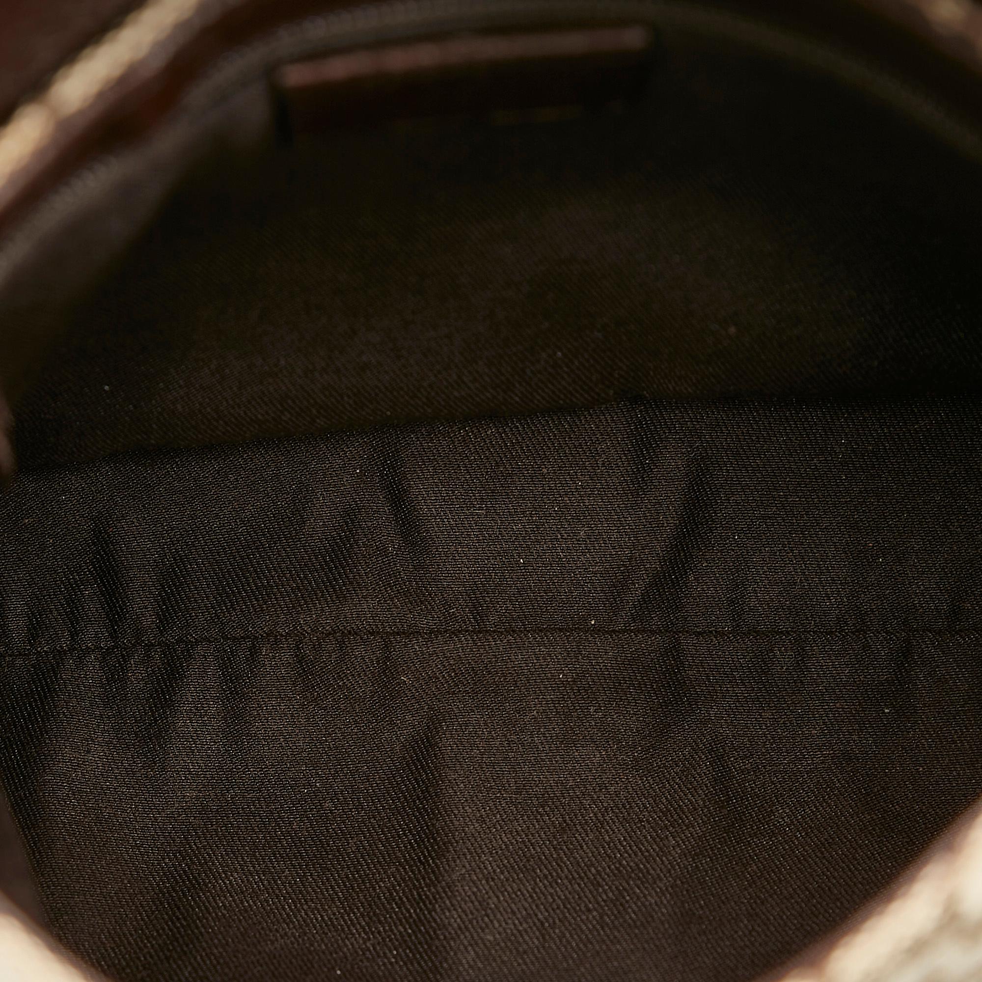 Gucci GG Canvas Belt Bag (SHG-UxavlD)