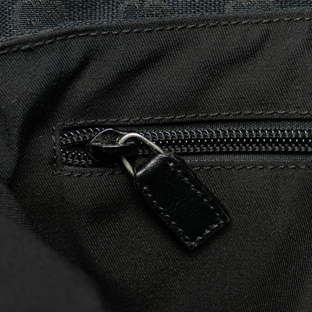 Gucci GG Canvas Belt Bag (SHG-VM7mwR)