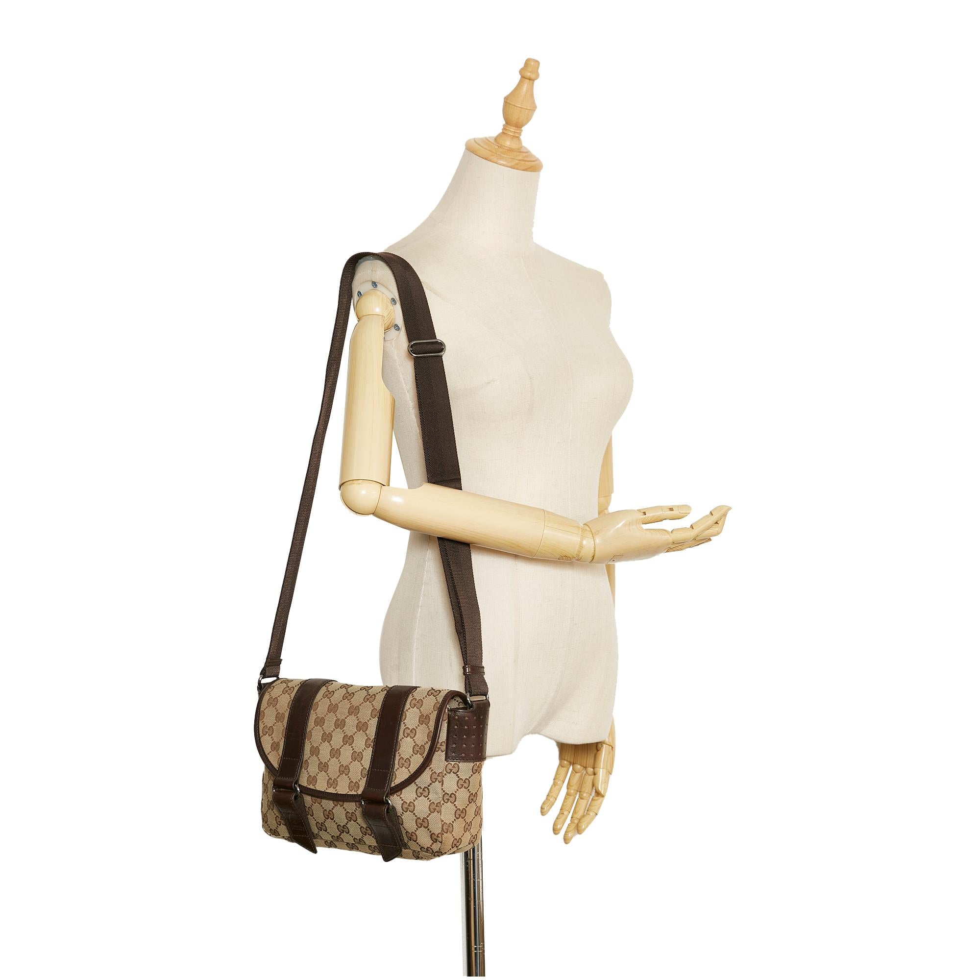 Gucci GG Canvas Belt Flap Messenger (SHG-gesAaY)