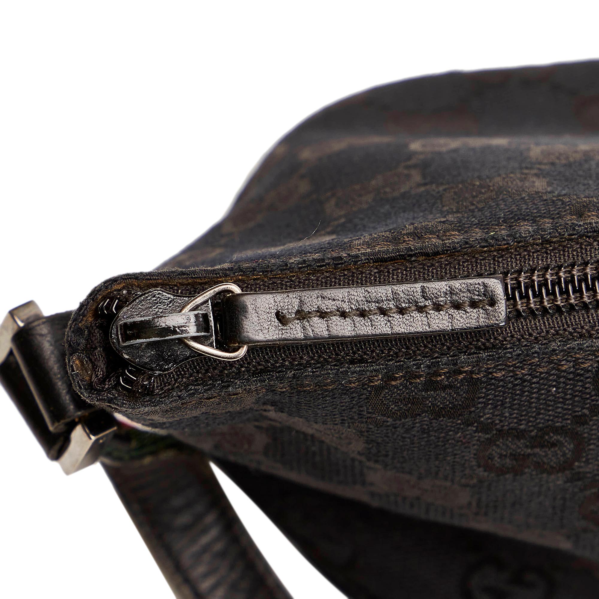 Gucci Gucci Canvas Boat Baguette (SHG-29230)