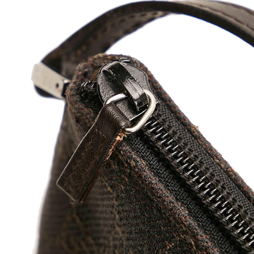 Gucci GG Canvas Boat Baguette (SHG-31599)