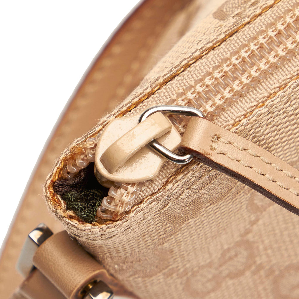 Gucci Gucci Canvas Boat Baguette (SHG-33165)