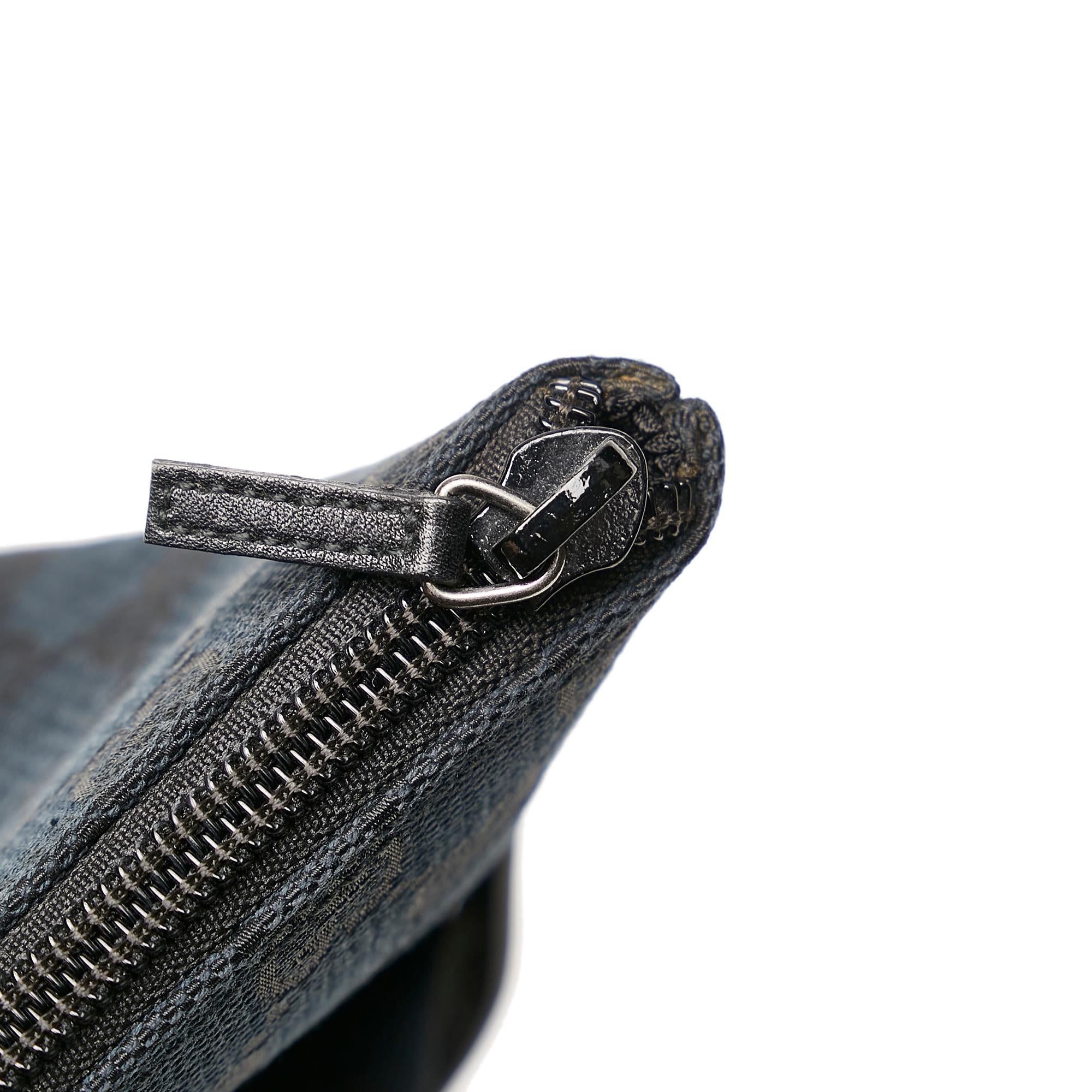 Gucci GG Canvas Boat Baguette (SHG-36162)