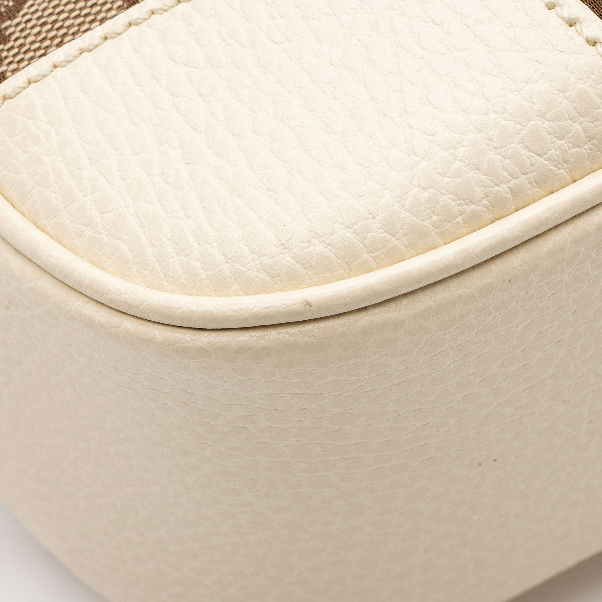 Gucci GG Canvas Bree Mini MessLBger
