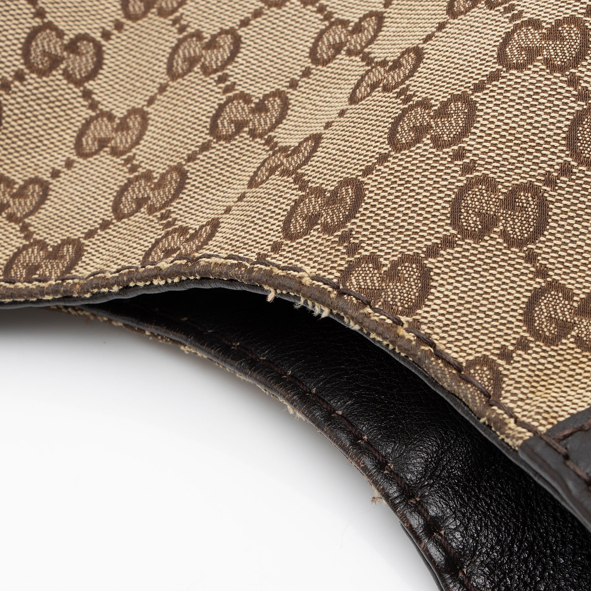 Gucci GG Canvas Charlotte Medium Shoulder Bag (SHF-2fr7e3)