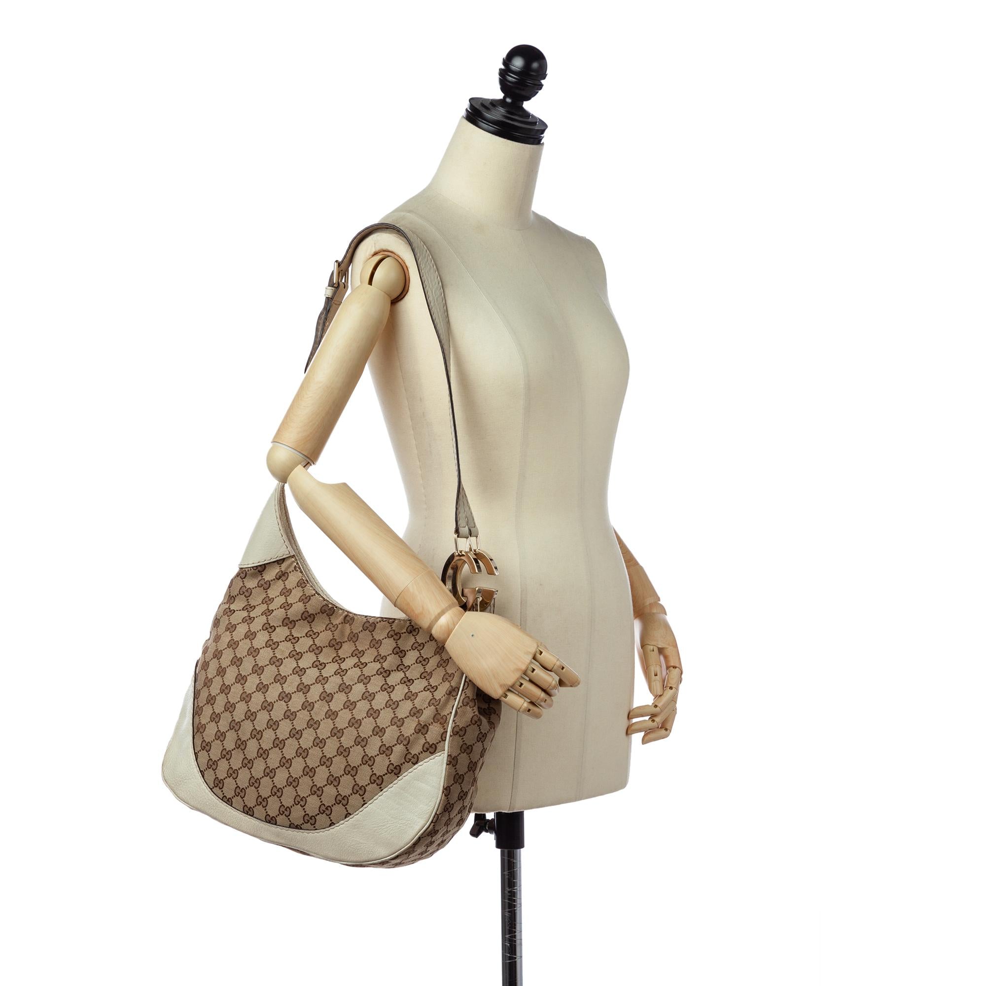 Gucci Gucci Canvas Charlotte Shoulder Bag (SHG-25694)