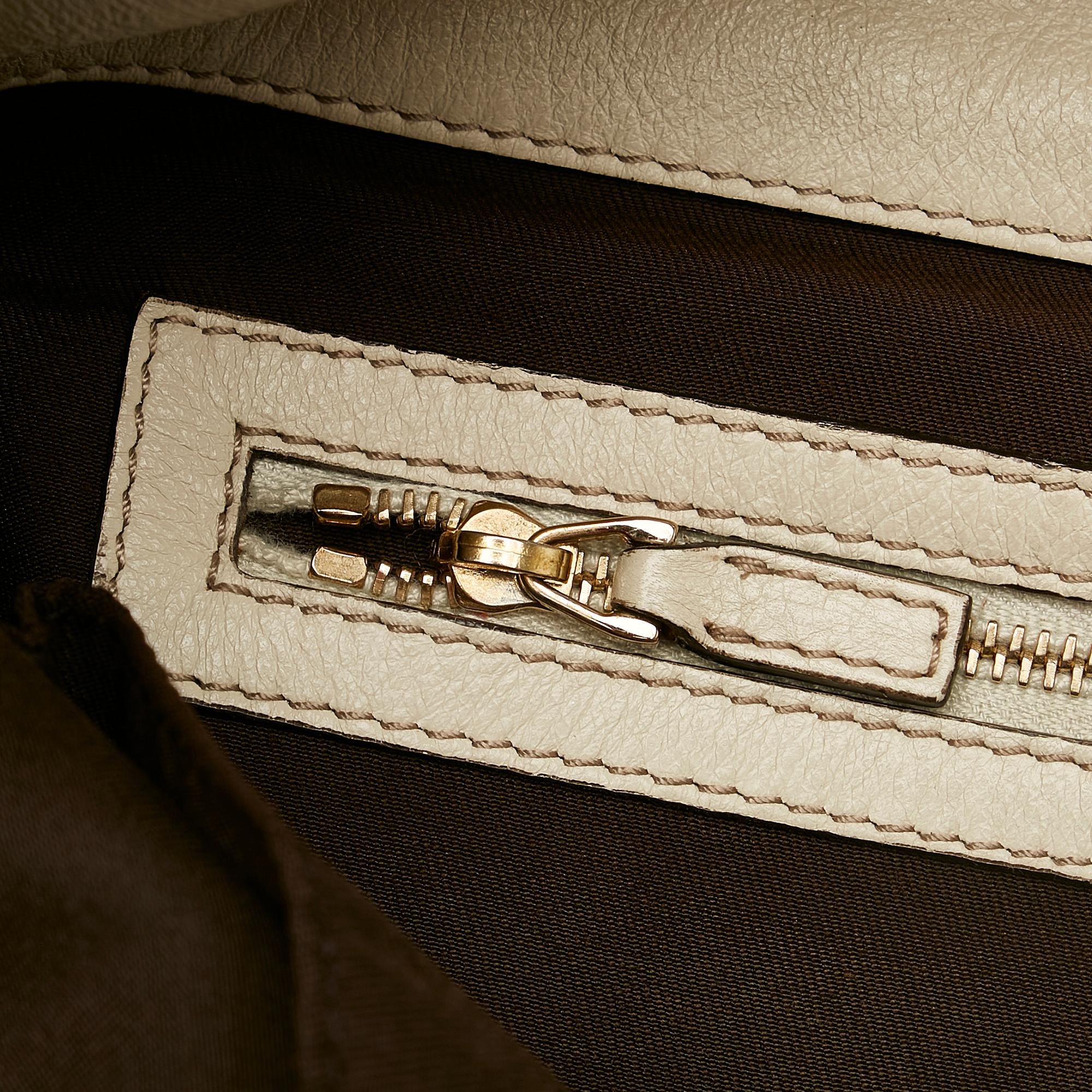 Gucci Gucci Canvas Charlotte Shoulder Bag (SHG-26341)