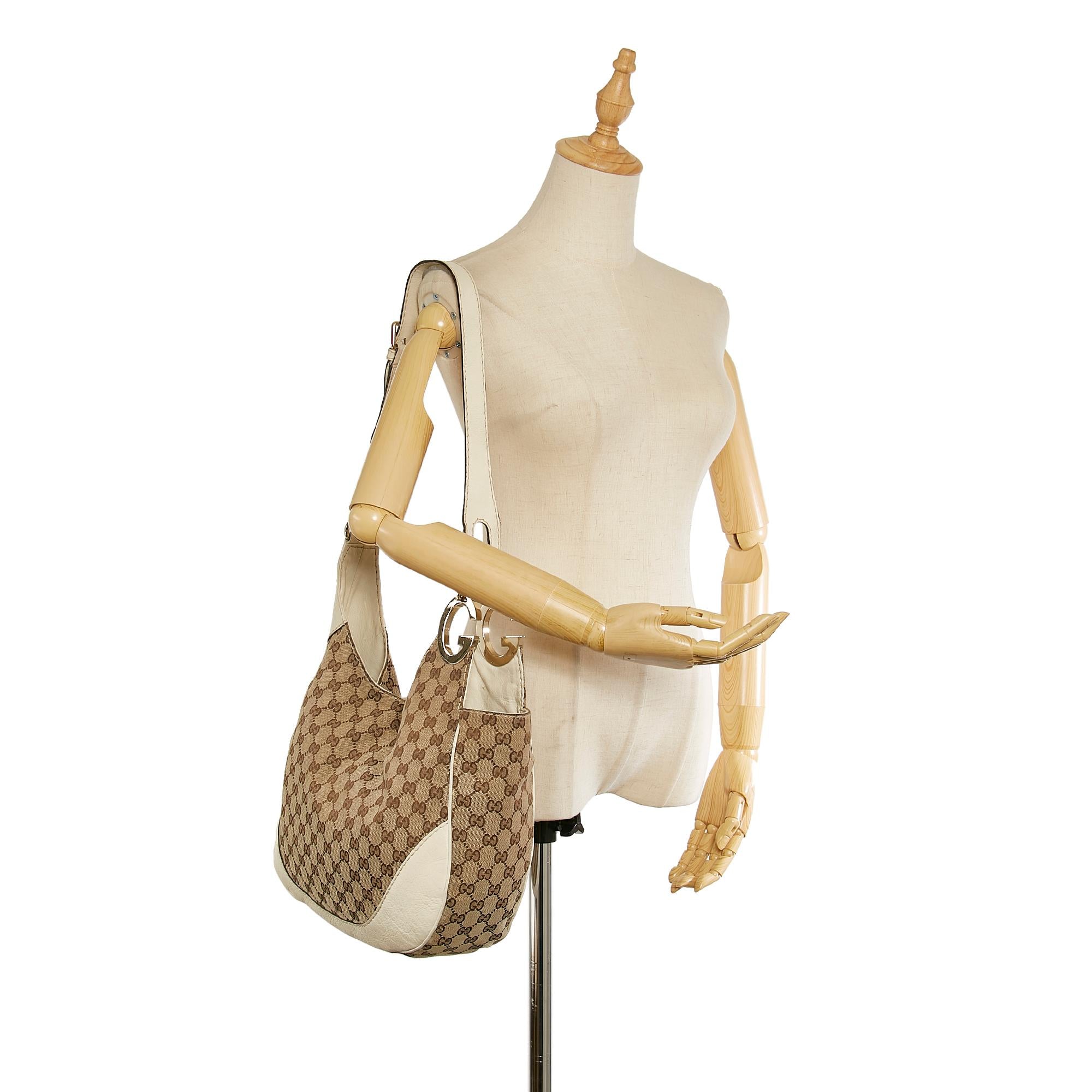 Gucci Gucci Canvas Charlotte Shoulder Bag (SHG-26341)
