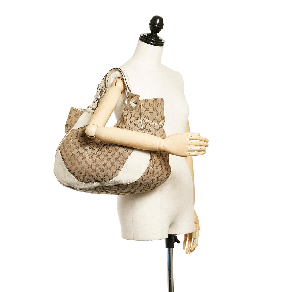 Gucci Gucci Canvas Charlotte Shoulder Bag (SHG-26944)