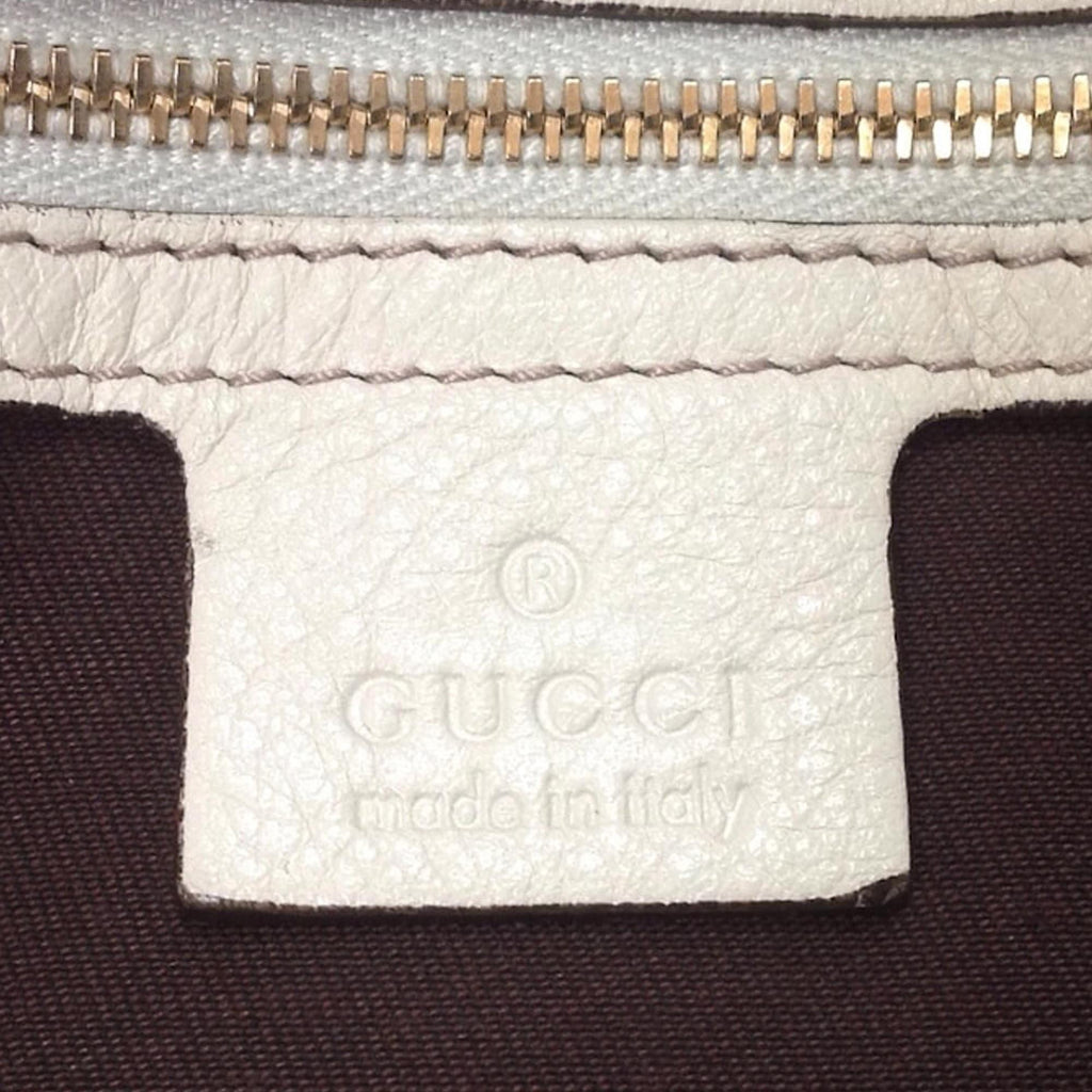 Gucci Gucci Canvas Charlotte Shoulder Bag (SHG-28369)