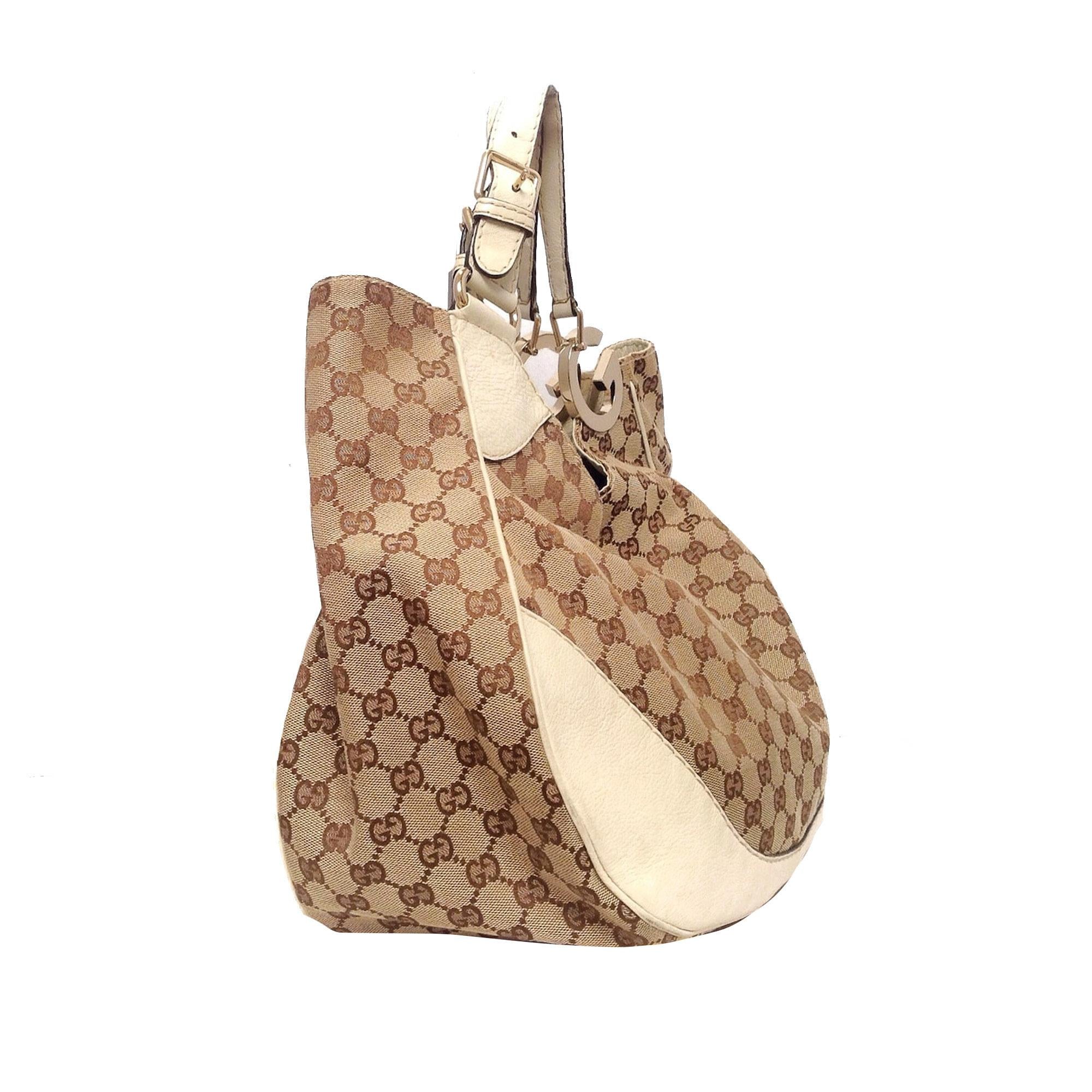Gucci Gucci Canvas Charlotte Shoulder Bag (SHG-28369)