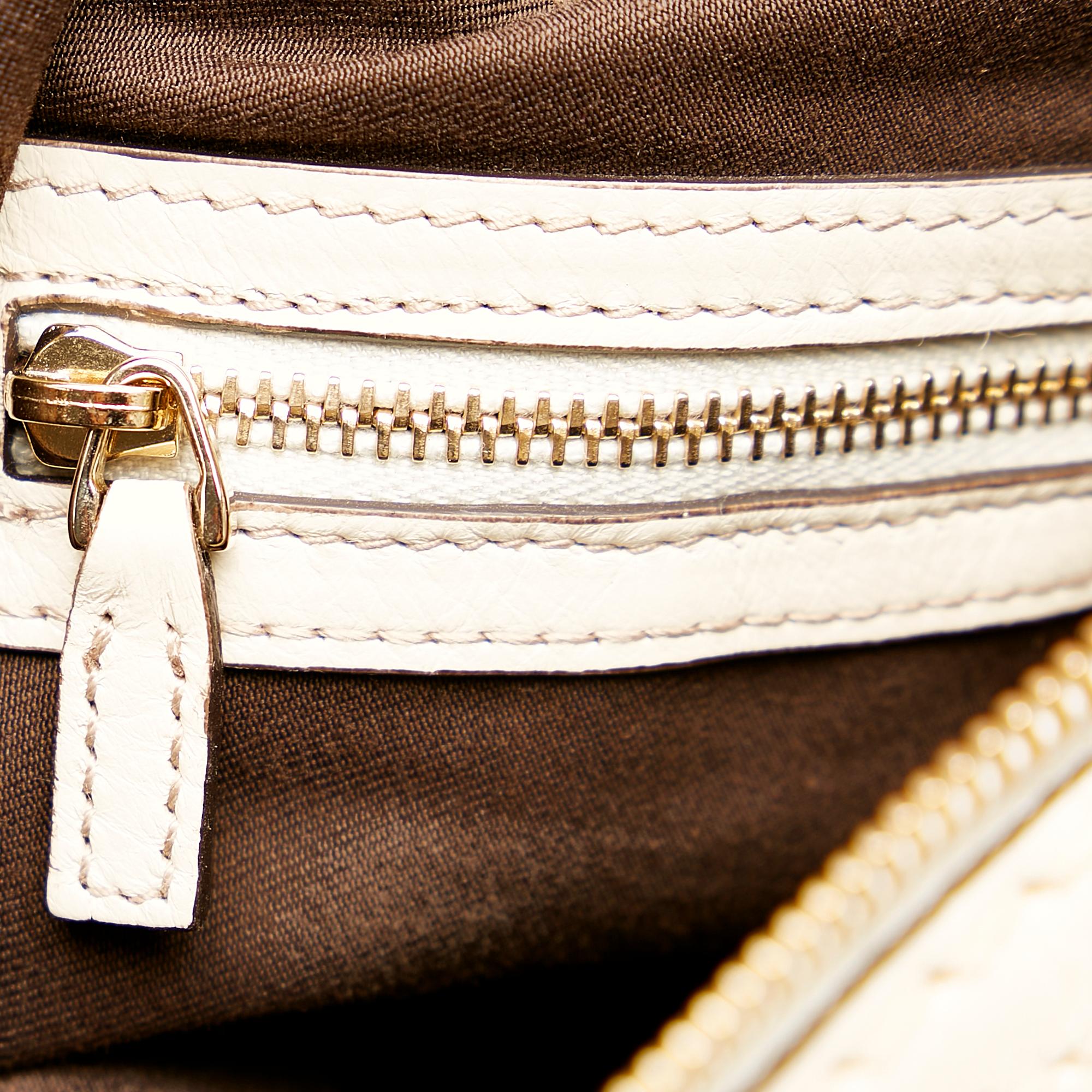Gucci Gucci Canvas Charlotte Shoulder Bag (SHG-32682)