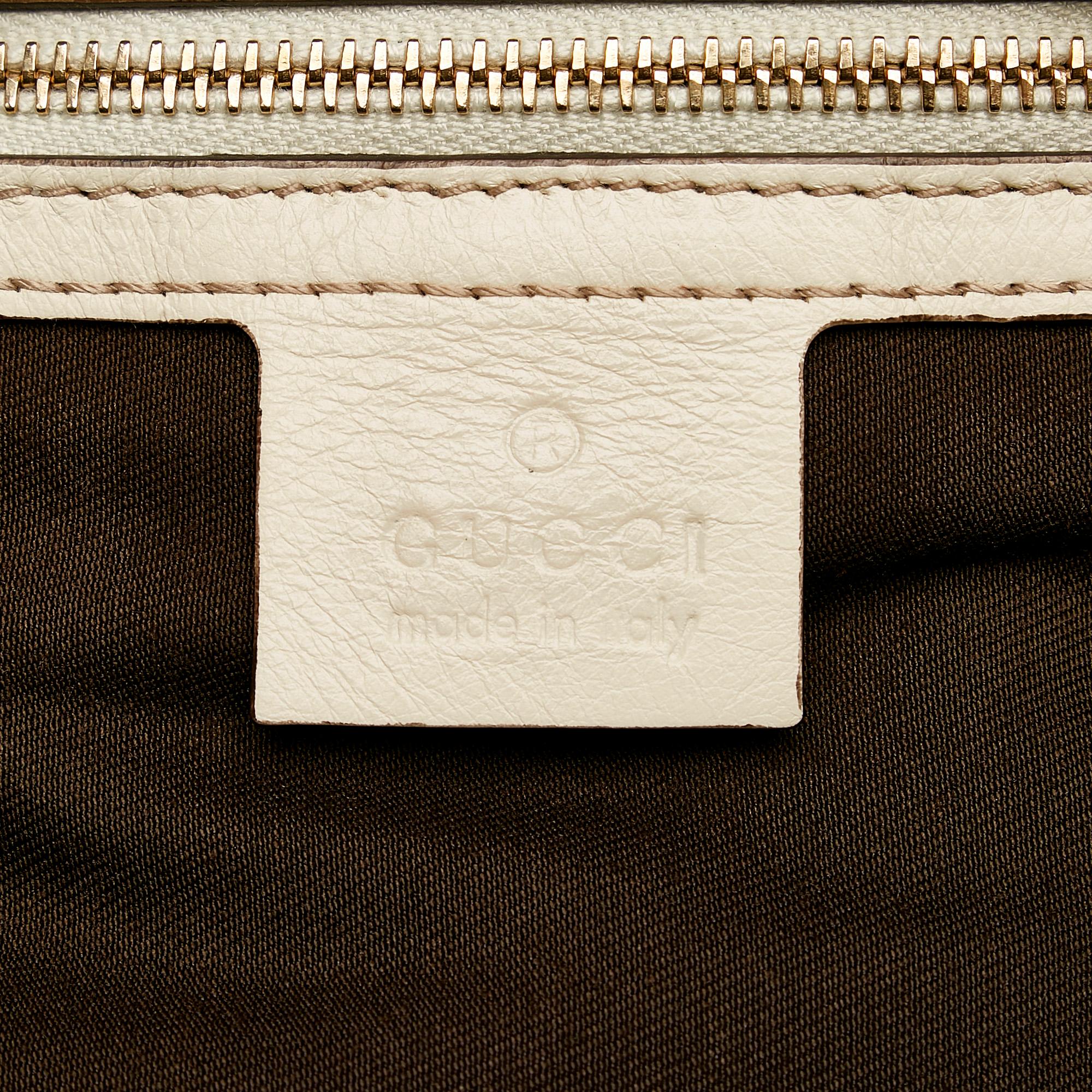 Gucci Gucci Canvas Charlotte Shoulder Bag (SHG-32682)