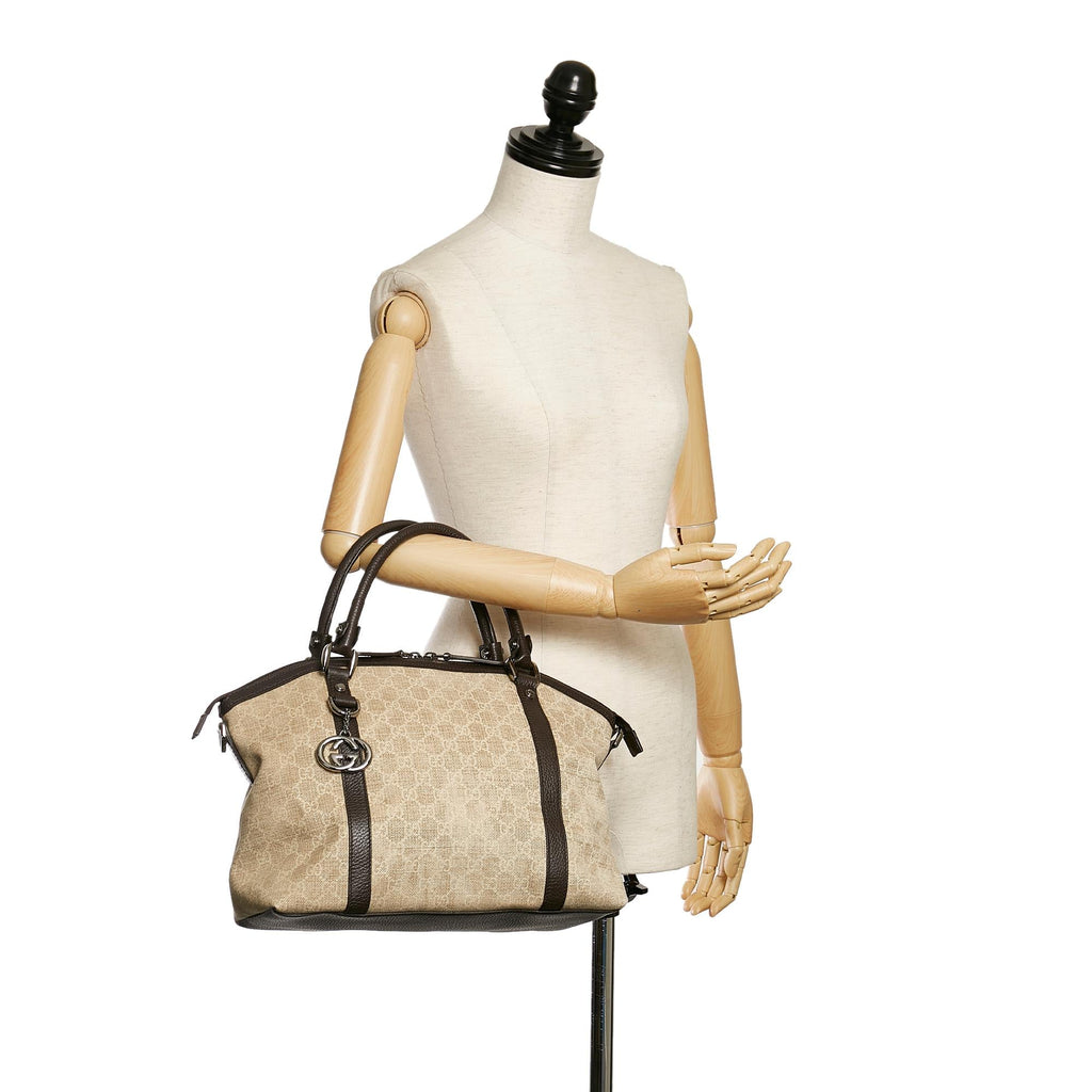 Gucci Gucci Canvas Charm Dome Satchel (SHG-30969)