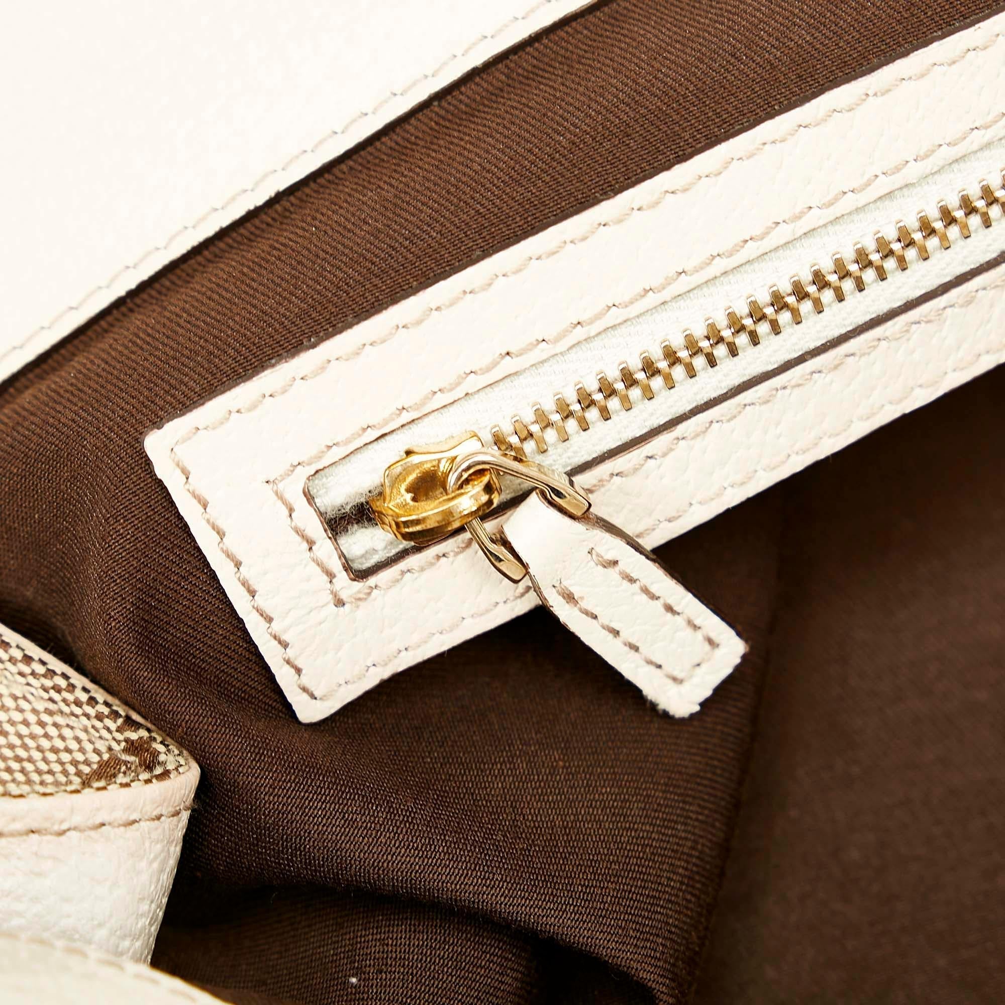 Gucci Gucci Canvas Charmy Shoulder Bag (SHG-23072)