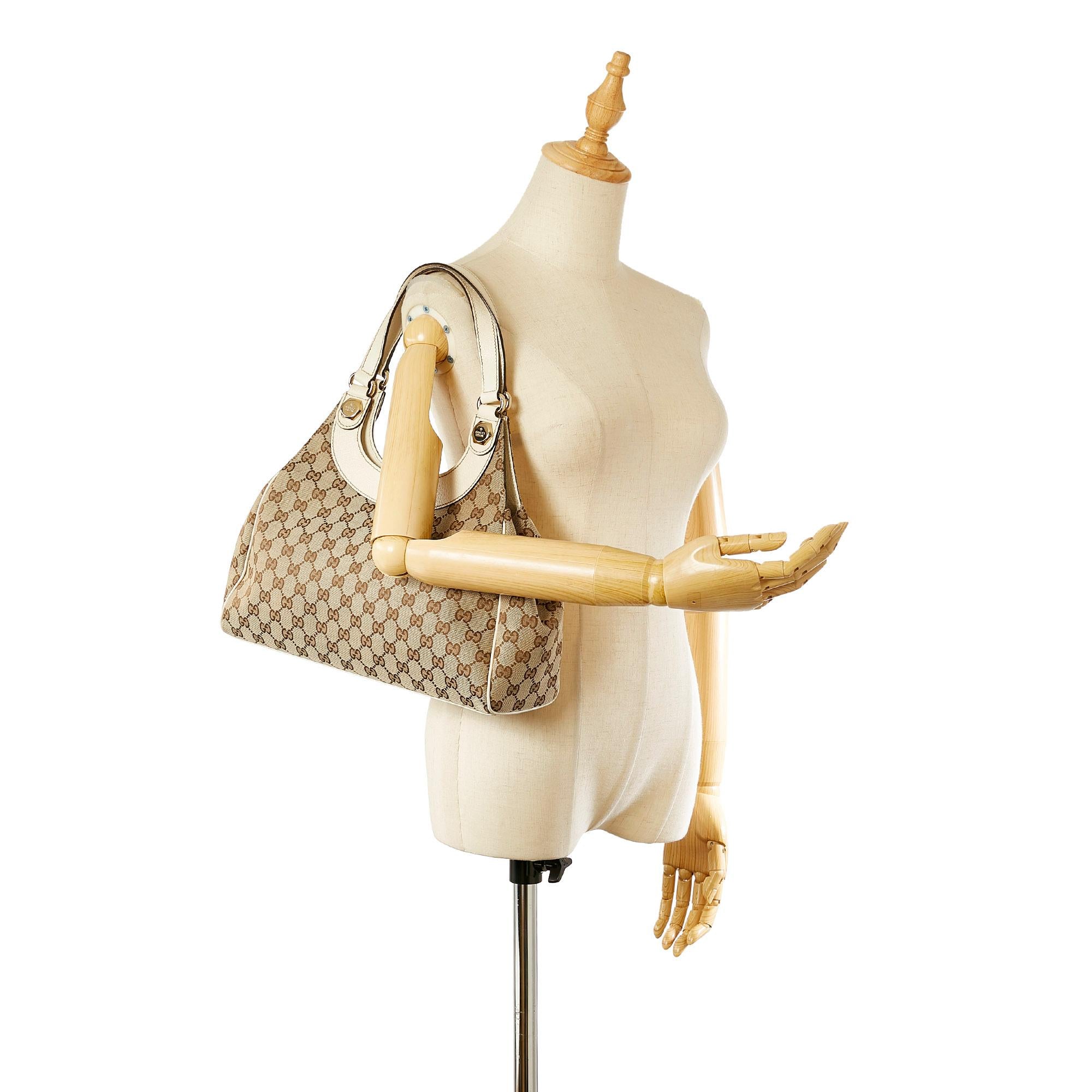 Gucci Gucci Canvas Charmy Shoulder Bag (SHG-23072)